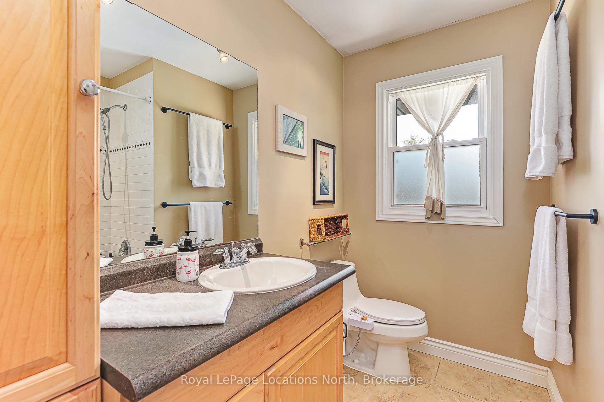 Photo 15 of 207 Mccrea Drive, Clearview, Stayner — HOMEH