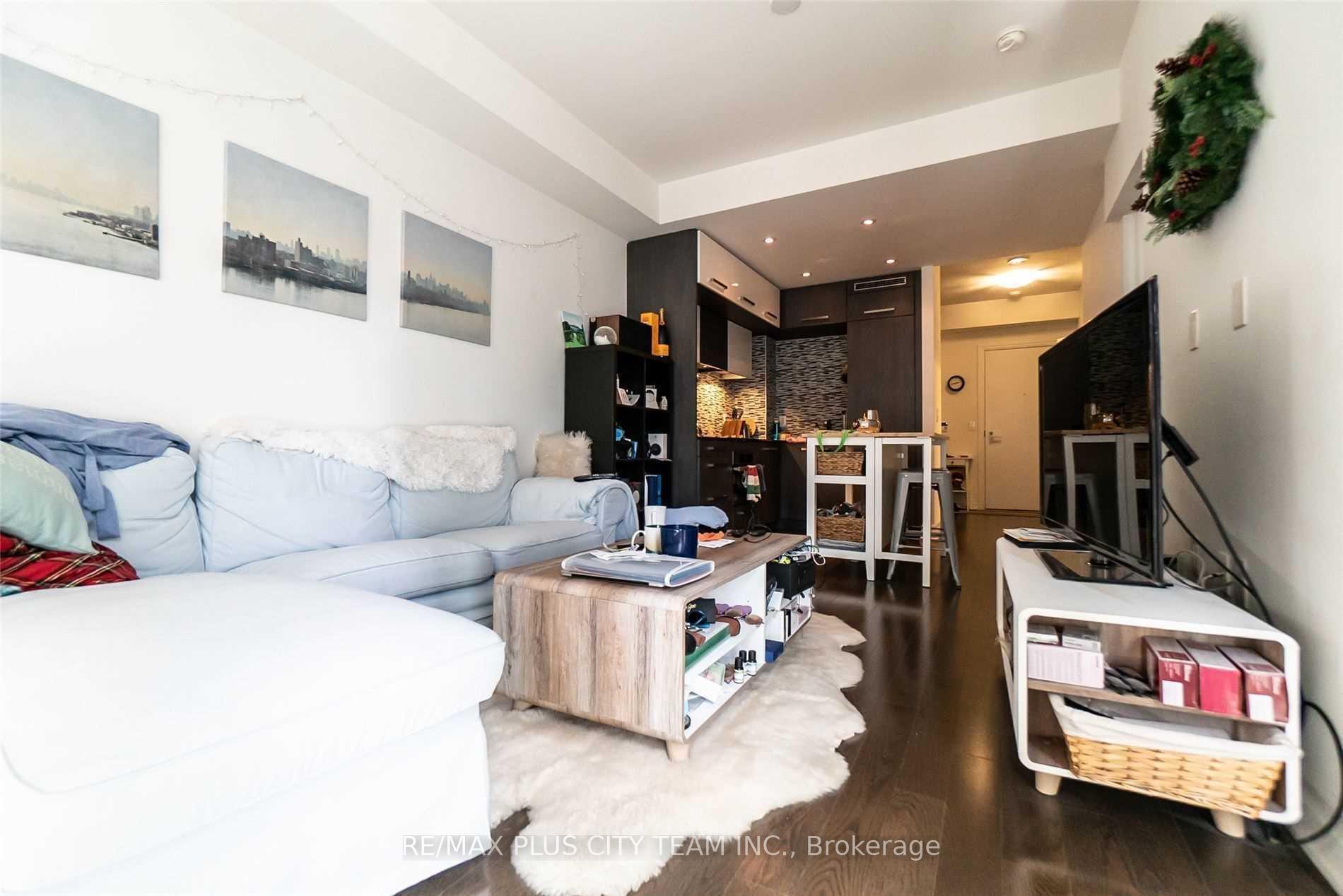 Photo 2 of Unit 1604, 8 The Esplanade, Toronto, Waterfront Communities — HOMEH