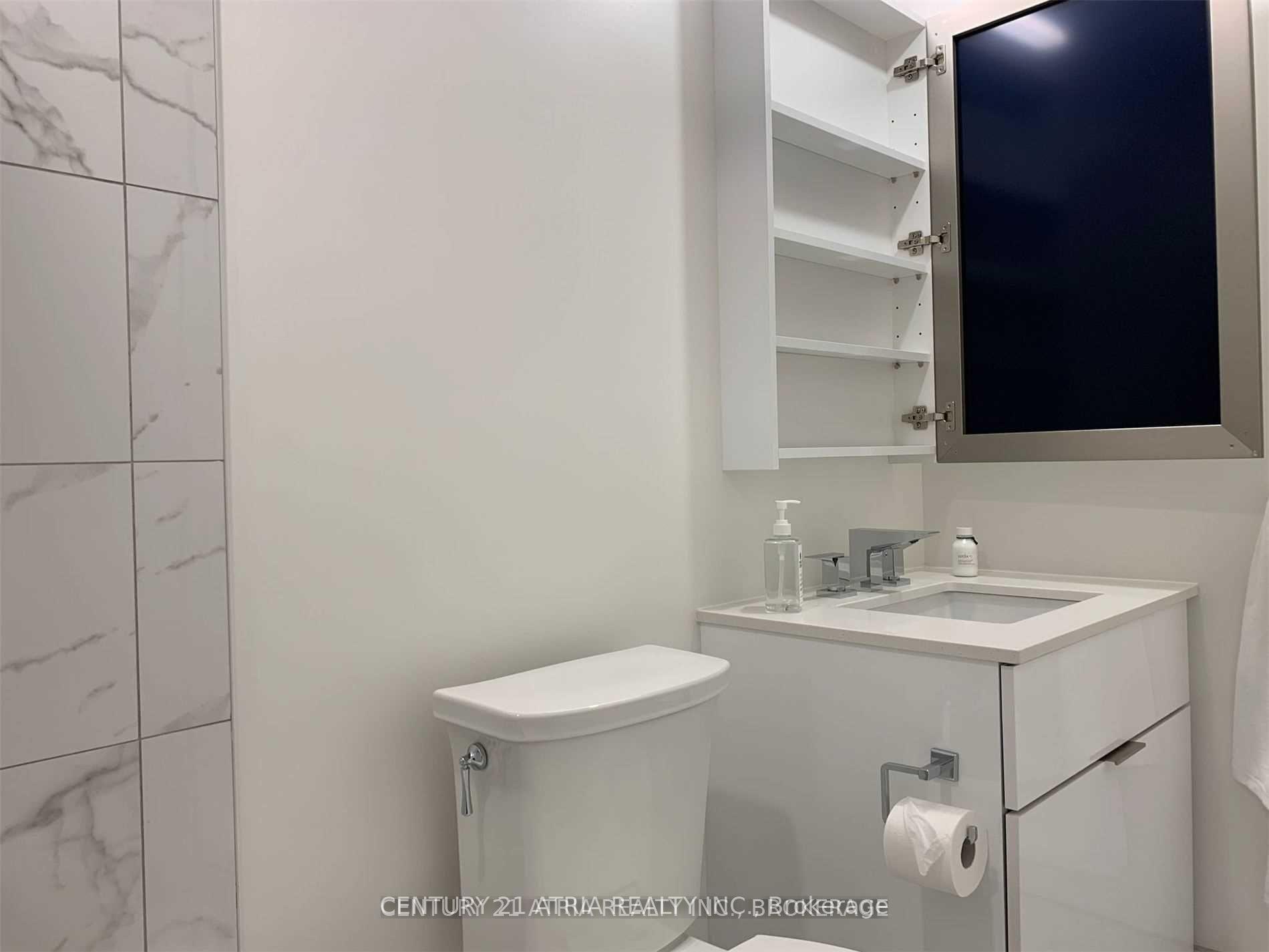 Photo 3 of Unit 1112, 25 Richmond Street E, Toronto, Church-Yonge Corridor — HOMEH