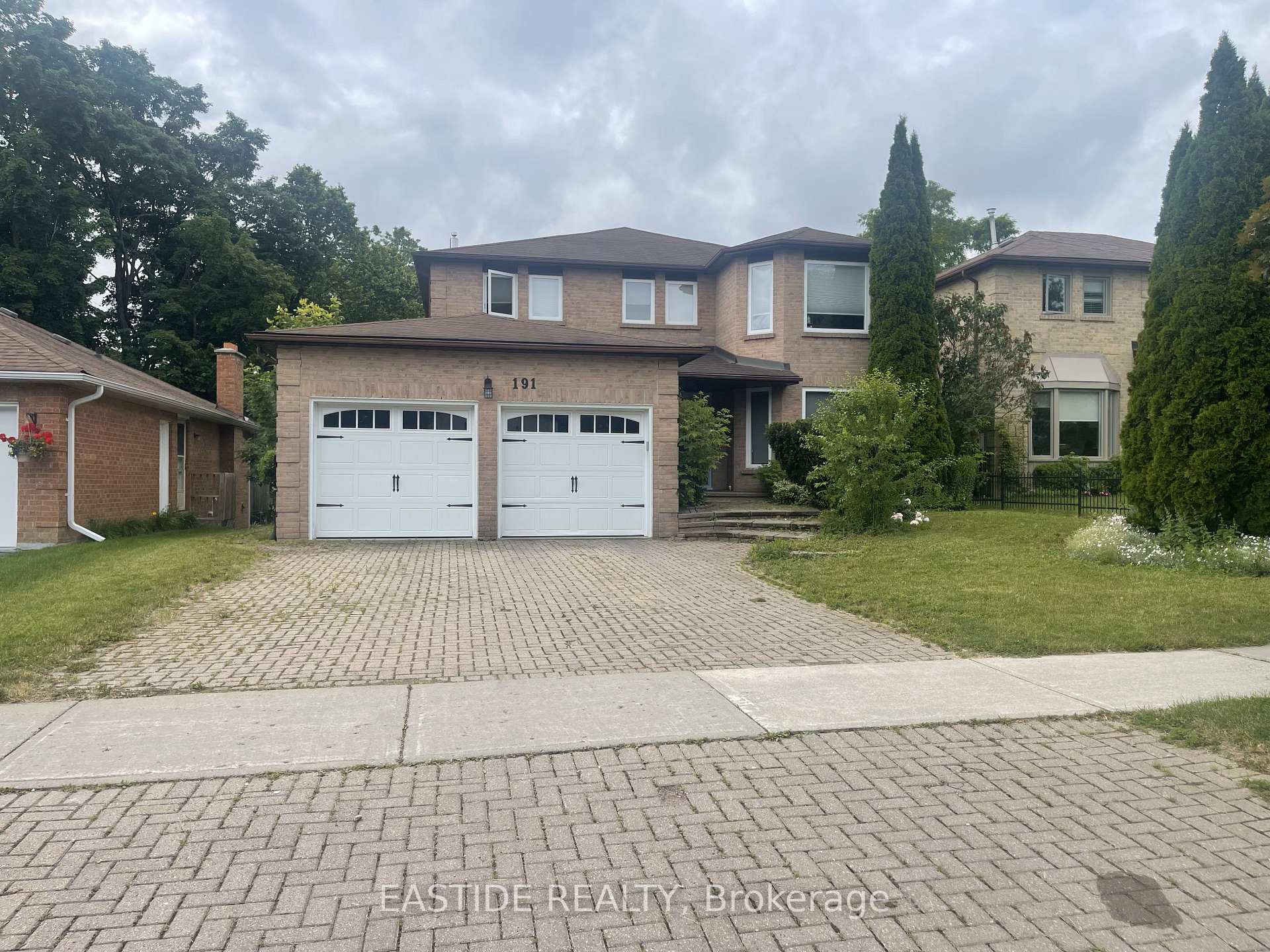 Front of 191 Aurora Heights Drive W