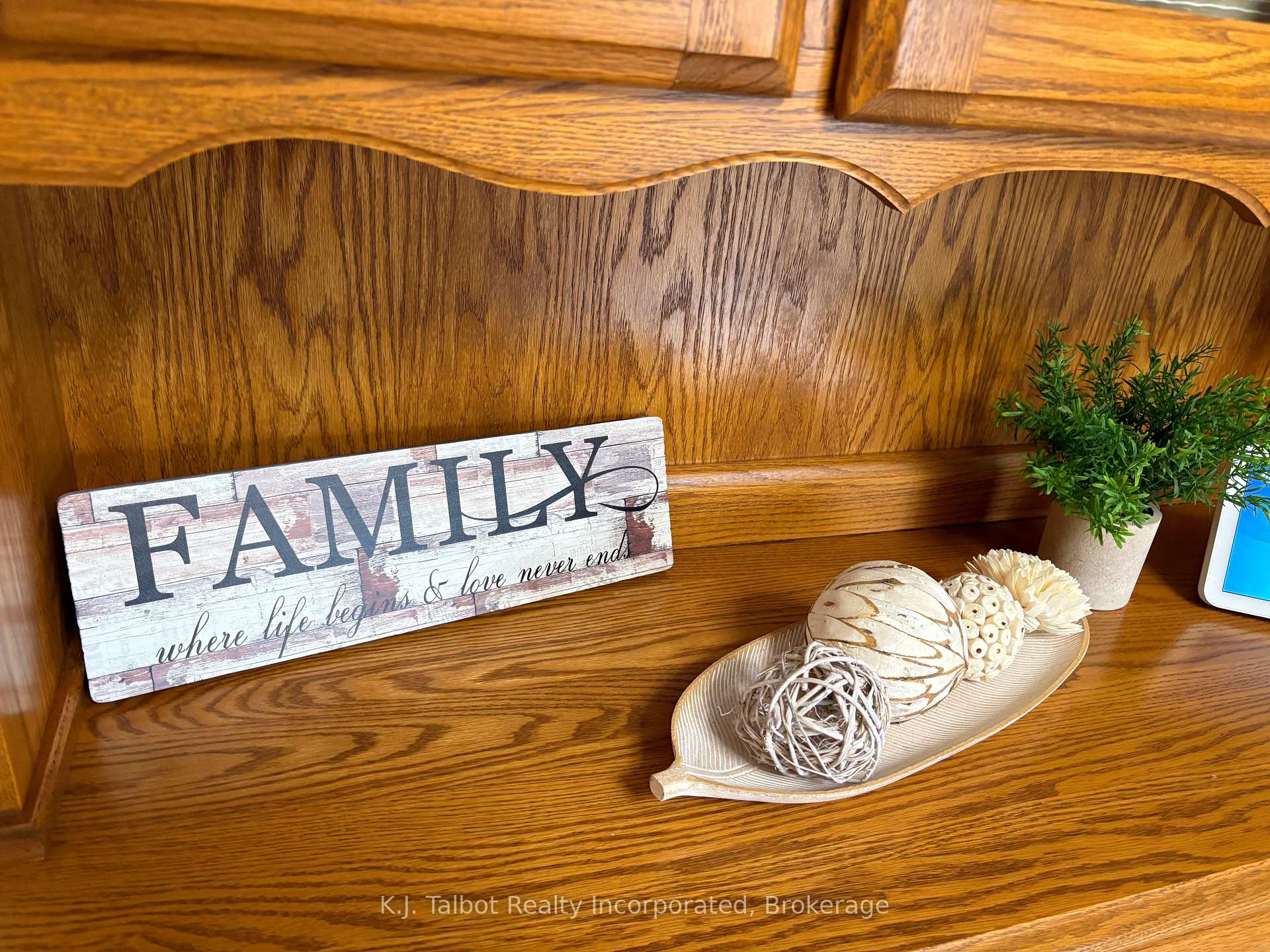 Photo 15 of 215 Bennett Street E, Goderich, Goderich (Town) — HOMEH