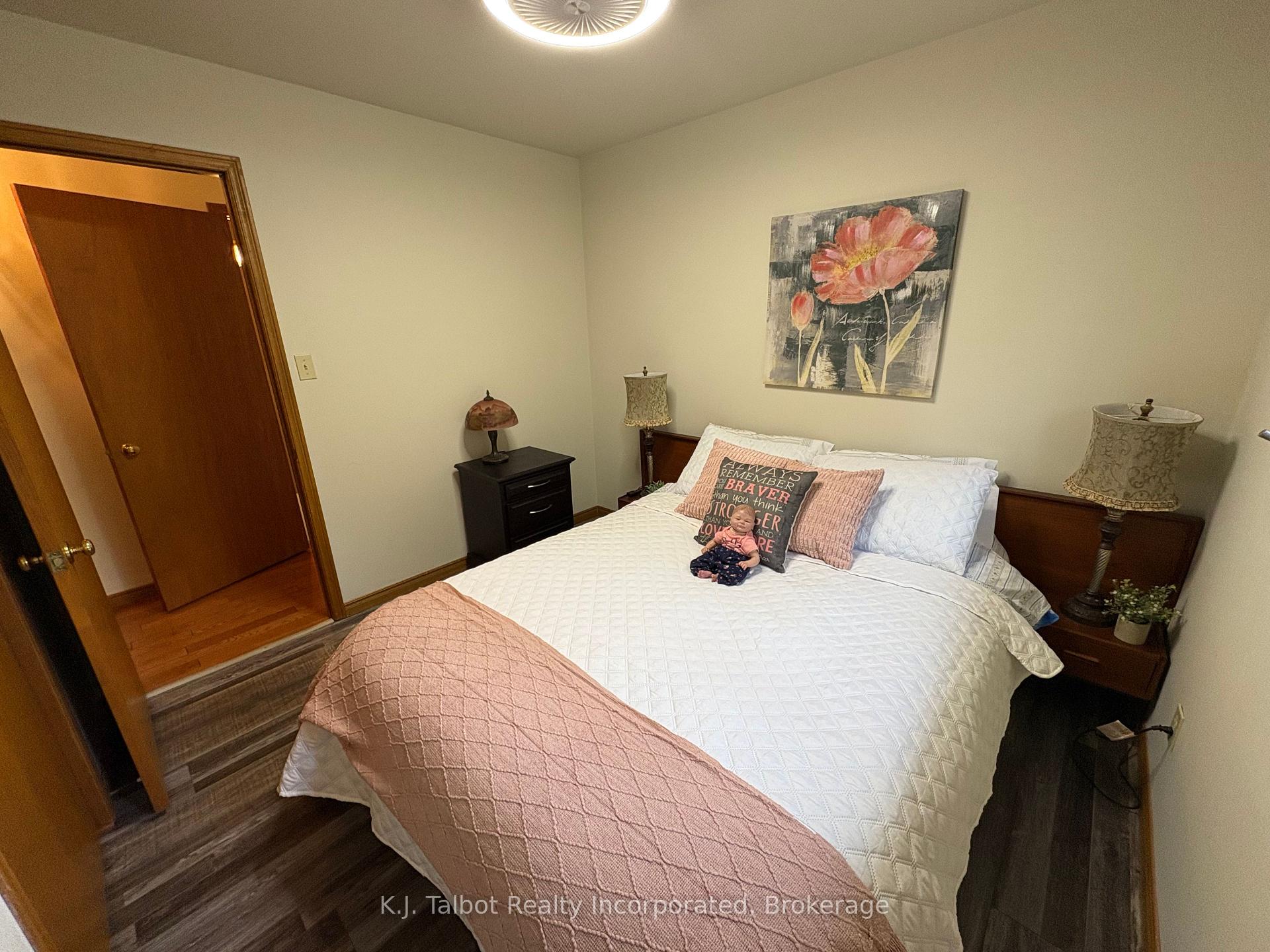 Photo 21 of 215 Bennett Street E, Goderich, Goderich (Town) — HOMEH