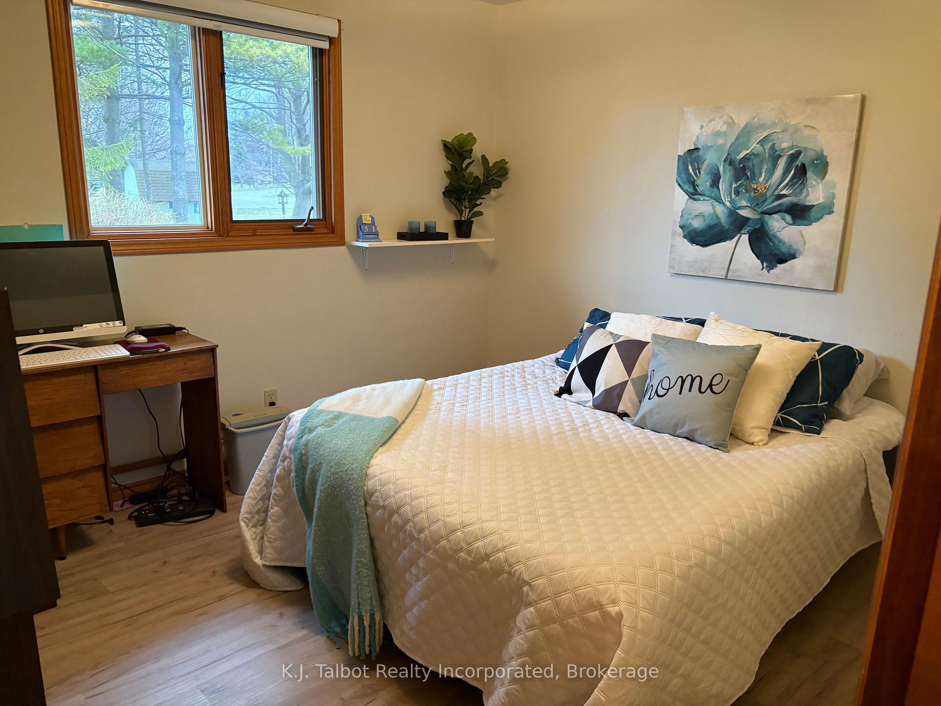 Photo 22 of 215 Bennett Street E, Goderich, Goderich (Town) — HOMEH