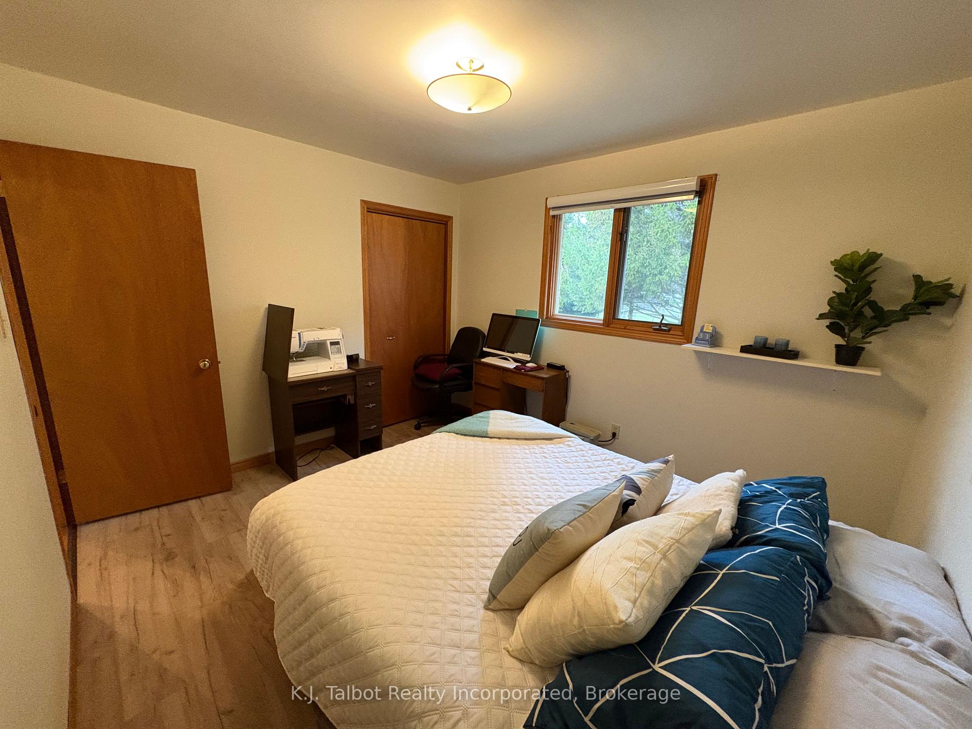 Photo 23 of 215 Bennett Street E, Goderich, Goderich (Town) — HOMEH