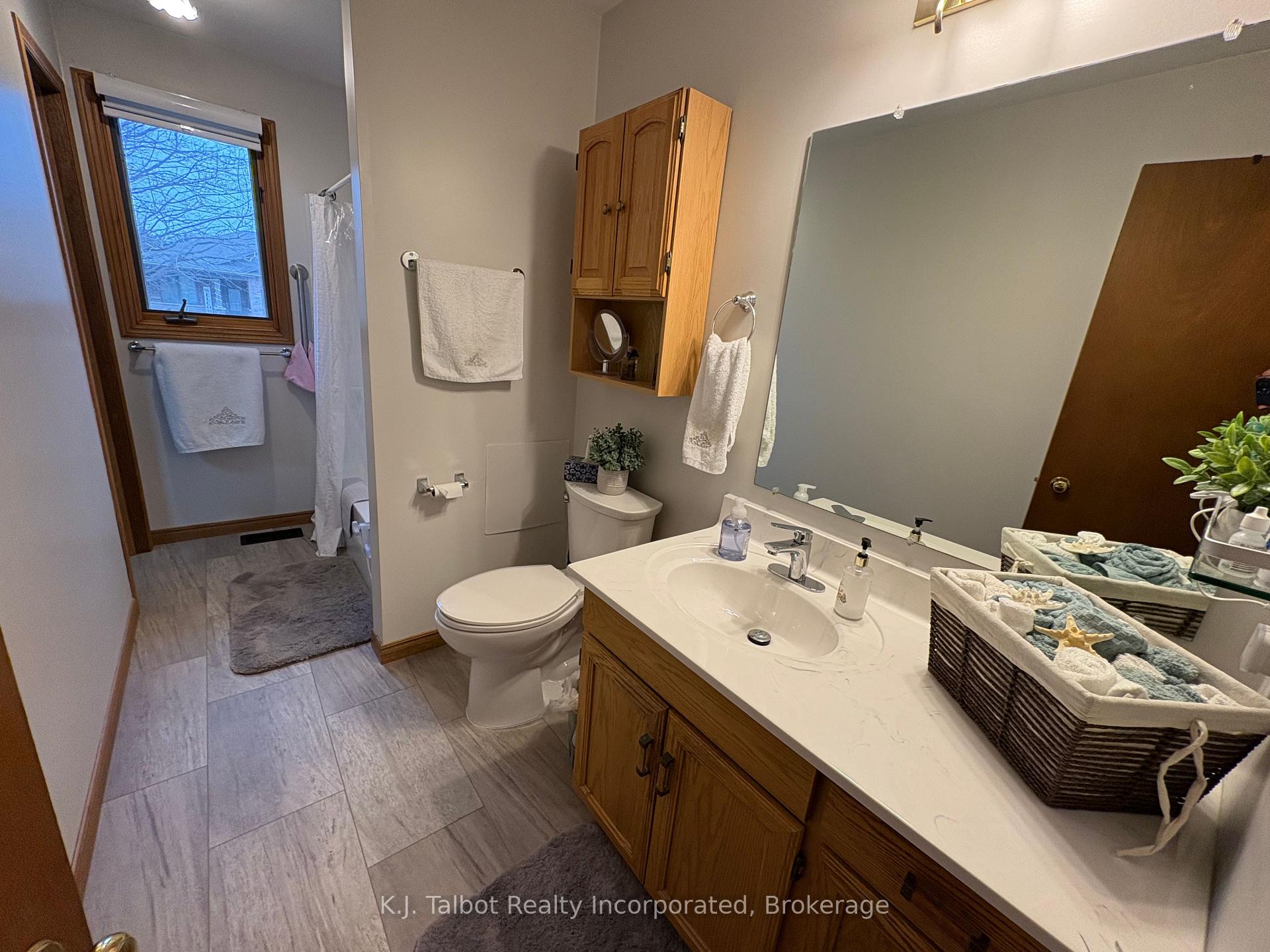 Photo 24 of 215 Bennett Street E, Goderich, Goderich (Town) — HOMEH