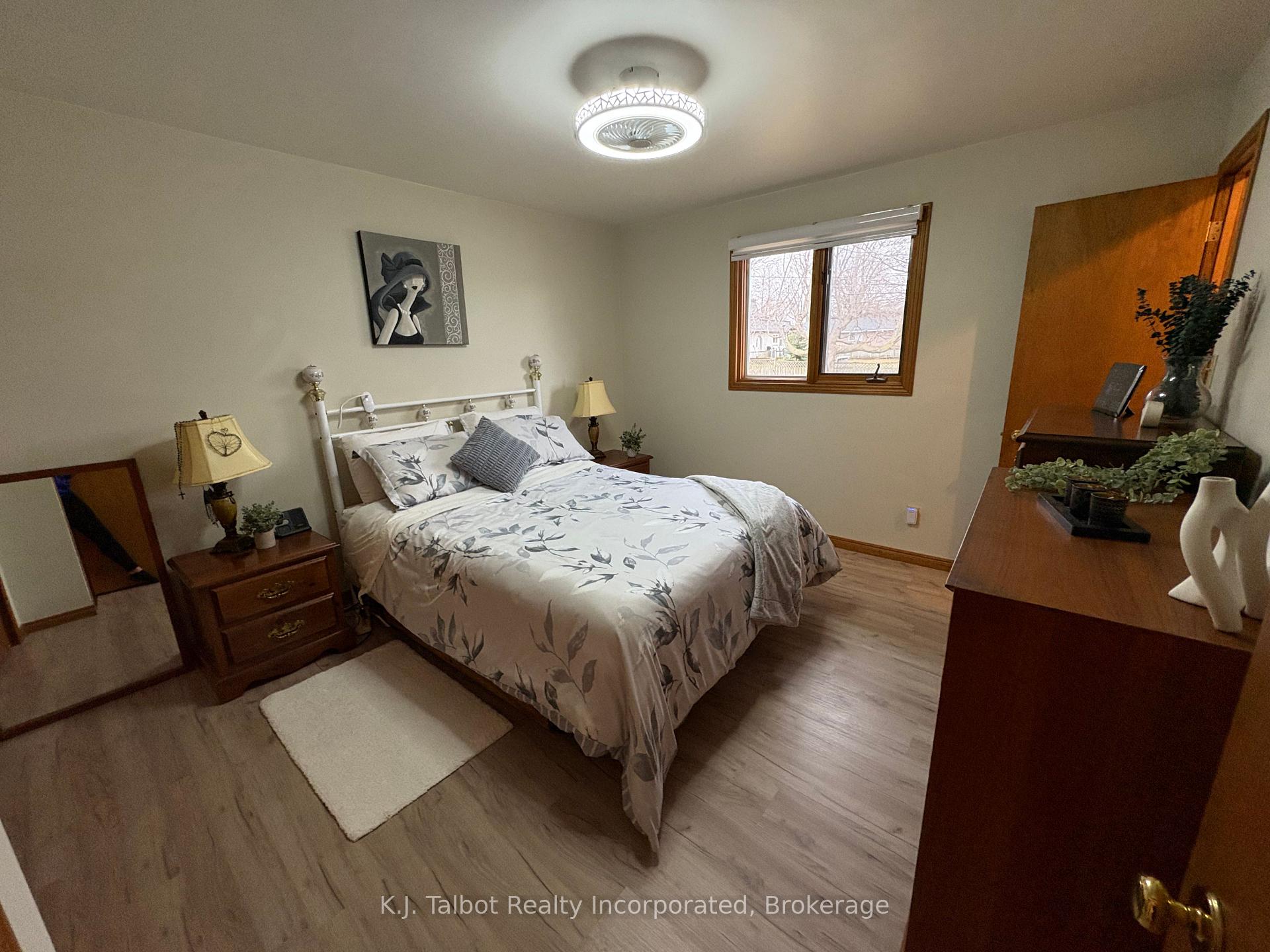 Photo 27 of 215 Bennett Street E, Goderich, Goderich (Town) — HOMEH