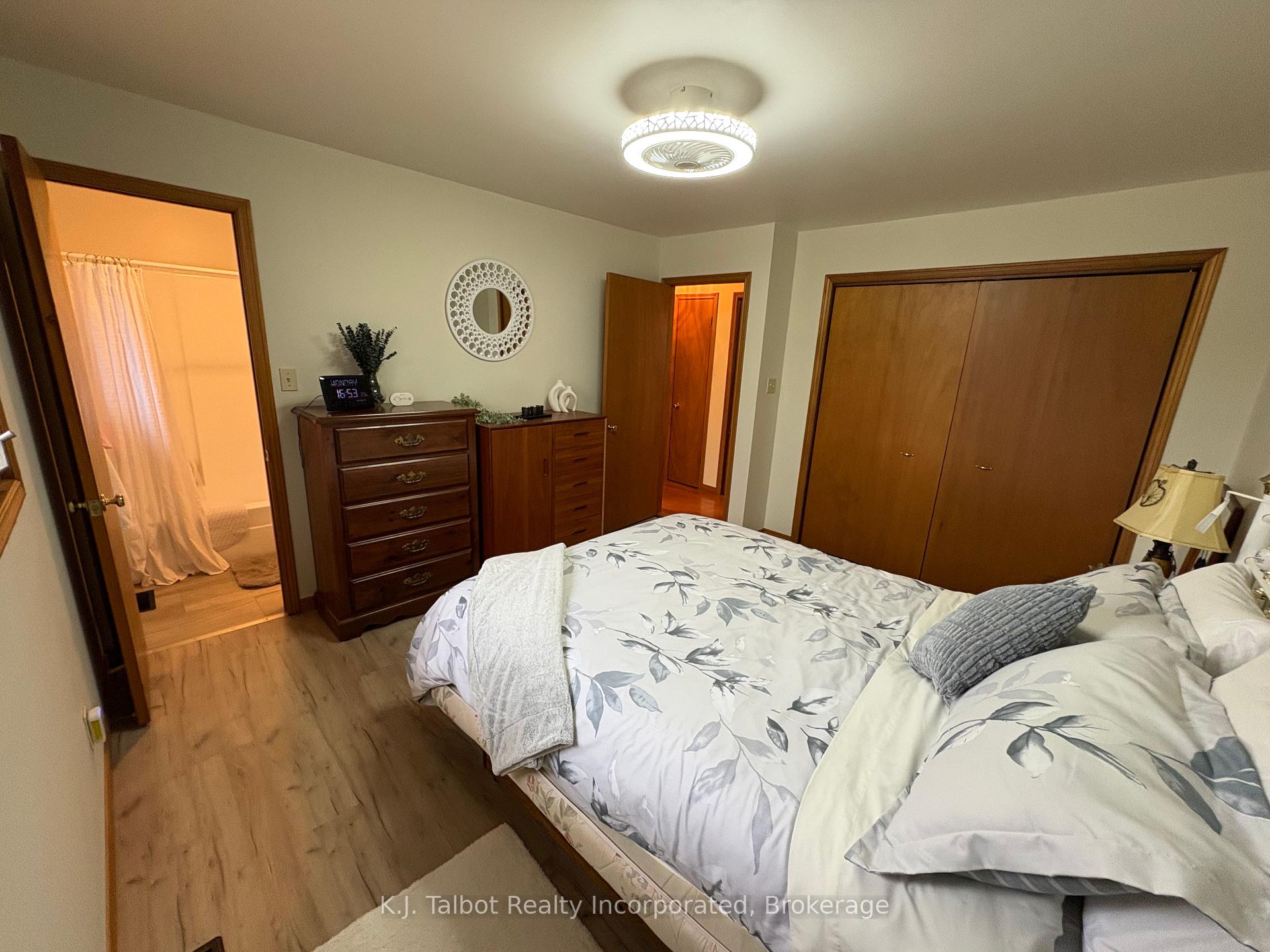 Photo 29 of 215 Bennett Street E, Goderich, Goderich (Town) — HOMEH