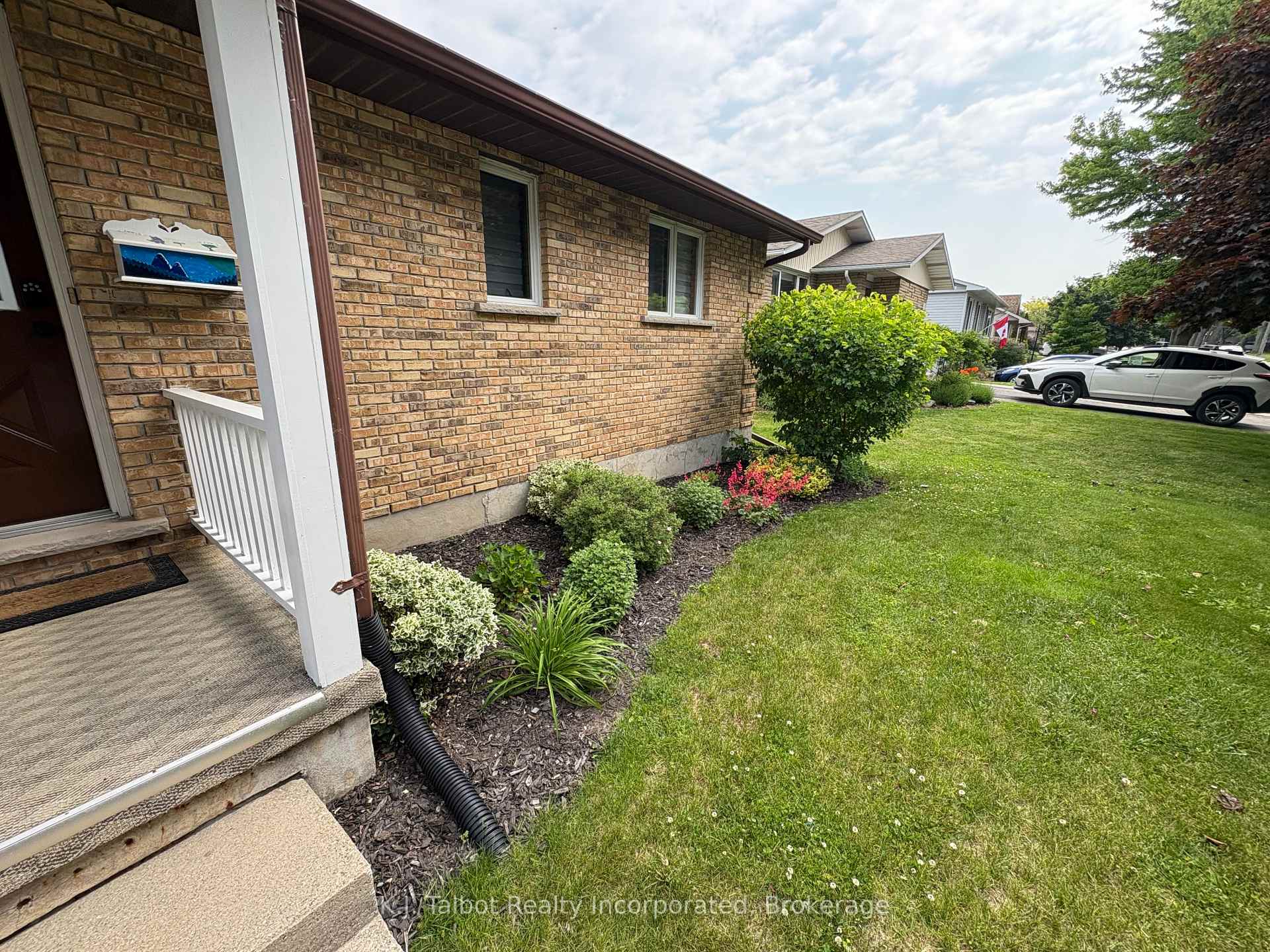 Photo 35 of 215 Bennett Street E, Goderich, Goderich (Town) — HOMEH