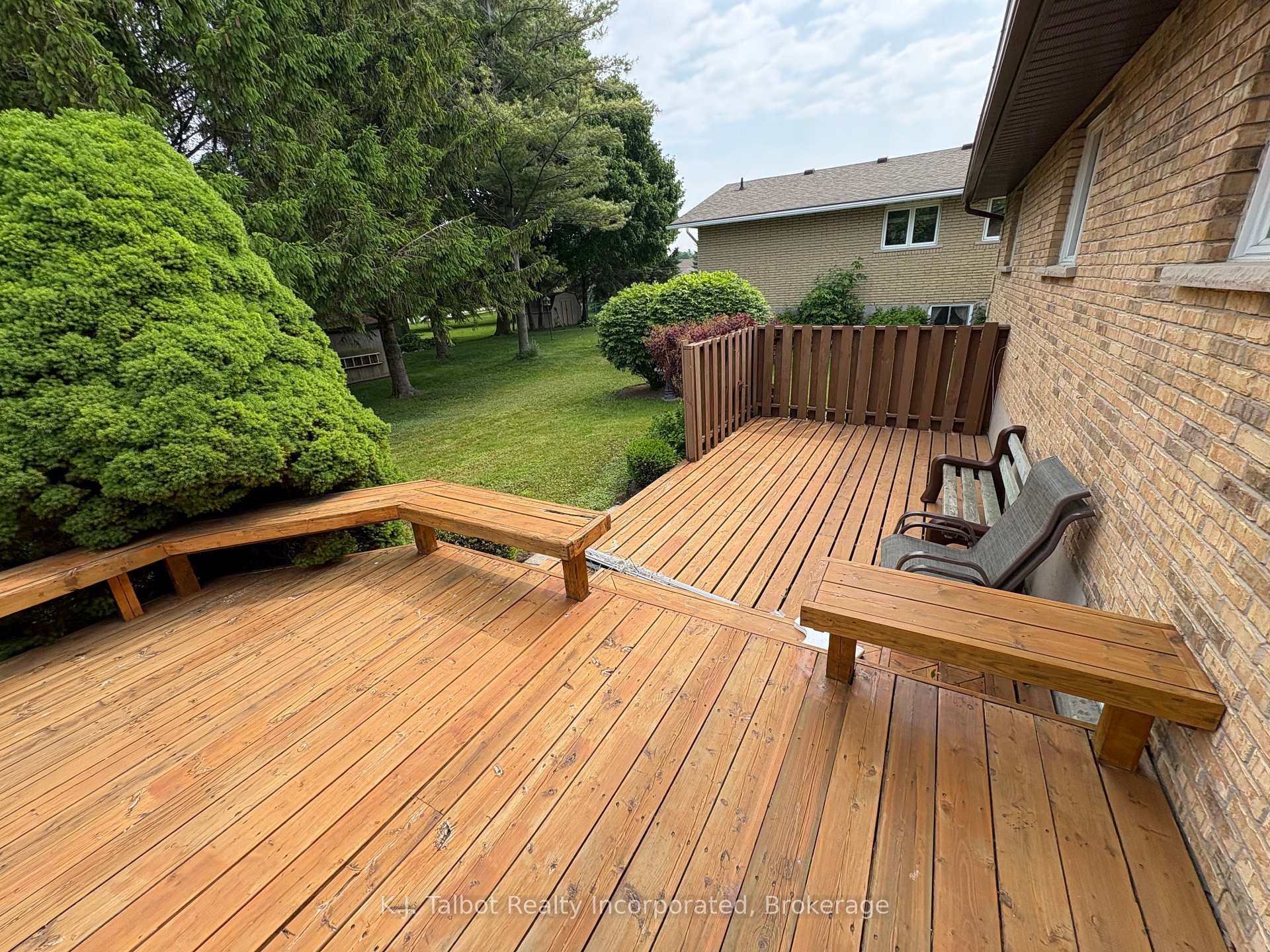 Photo 39 of 215 Bennett Street E, Goderich, Goderich (Town) — HOMEH