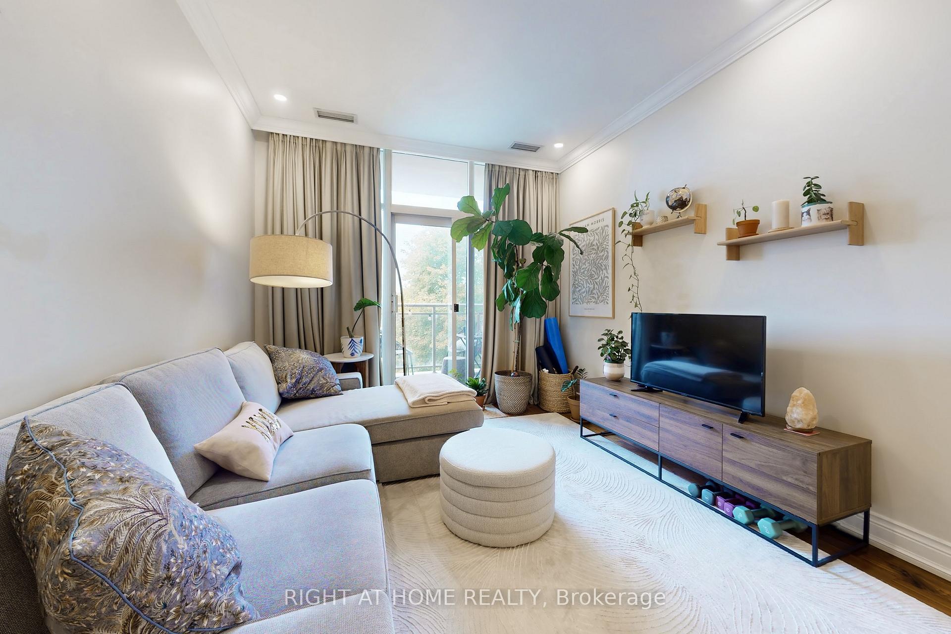 Photo 2 of Unit 308, 1 Leaside Park Drive, Toronto, Thorncliffe Park — HOMEH