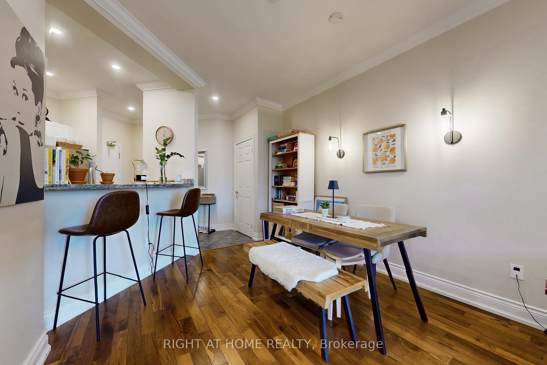 Photo 8 of Unit 308, 1 Leaside Park Drive, Toronto, Thorncliffe Park — HOMEH