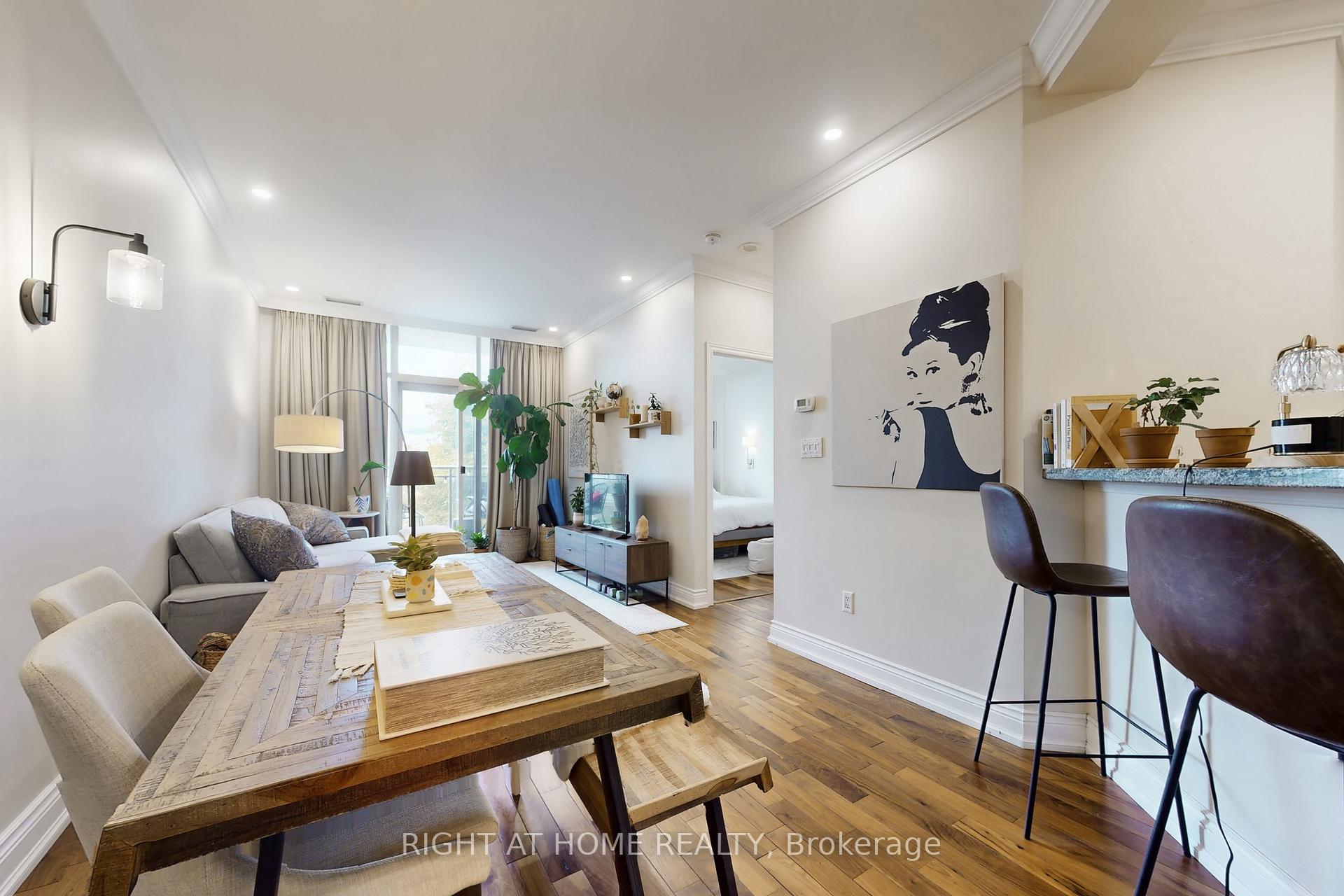 Photo 9 of Unit 308, 1 Leaside Park Drive, Toronto, Thorncliffe Park — HOMEH