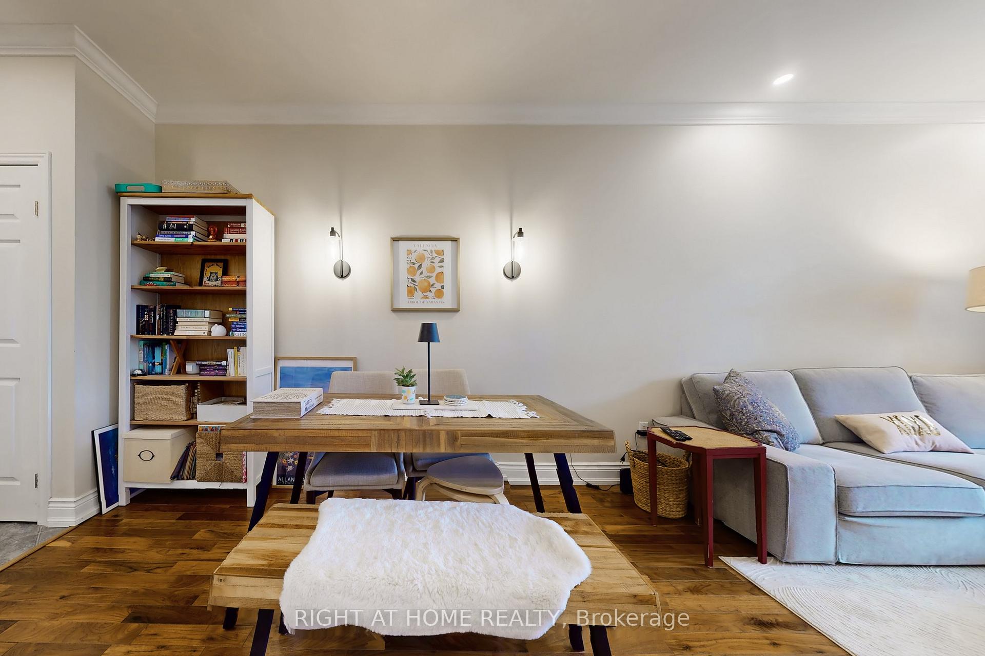 Photo 10 of Unit 308, 1 Leaside Park Drive, Toronto, Thorncliffe Park — HOMEH