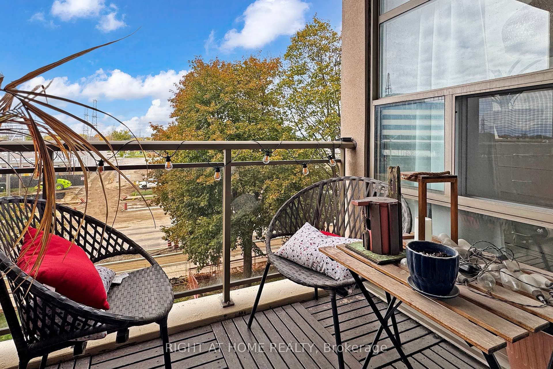 Photo 22 of Unit 308, 1 Leaside Park Drive, Toronto, Thorncliffe Park — HOMEH