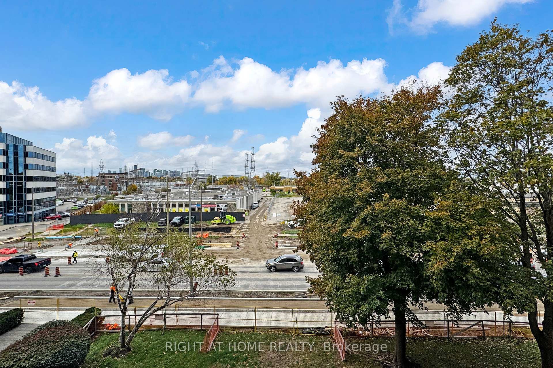 Photo 24 of Unit 308, 1 Leaside Park Drive, Toronto, Thorncliffe Park — HOMEH