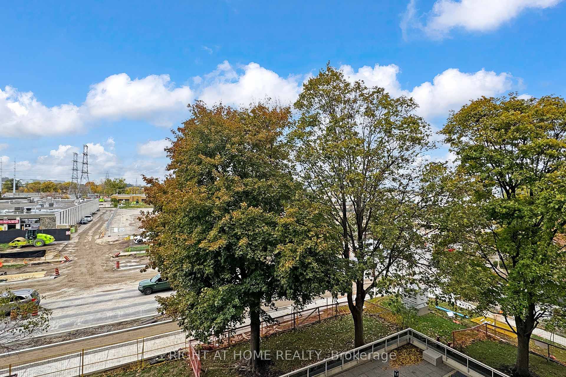 Photo 25 of Unit 308, 1 Leaside Park Drive, Toronto, Thorncliffe Park — HOMEH