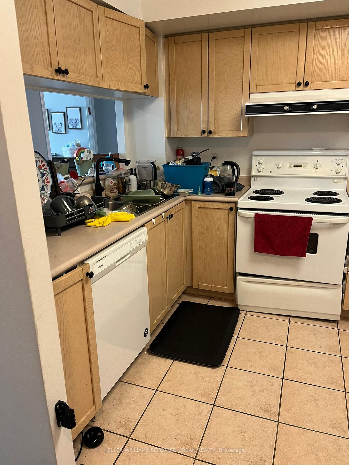 Photo 6 of Unit 1001, 8 Covington Road, Toronto, Englemount-Lawrence — HOMEH