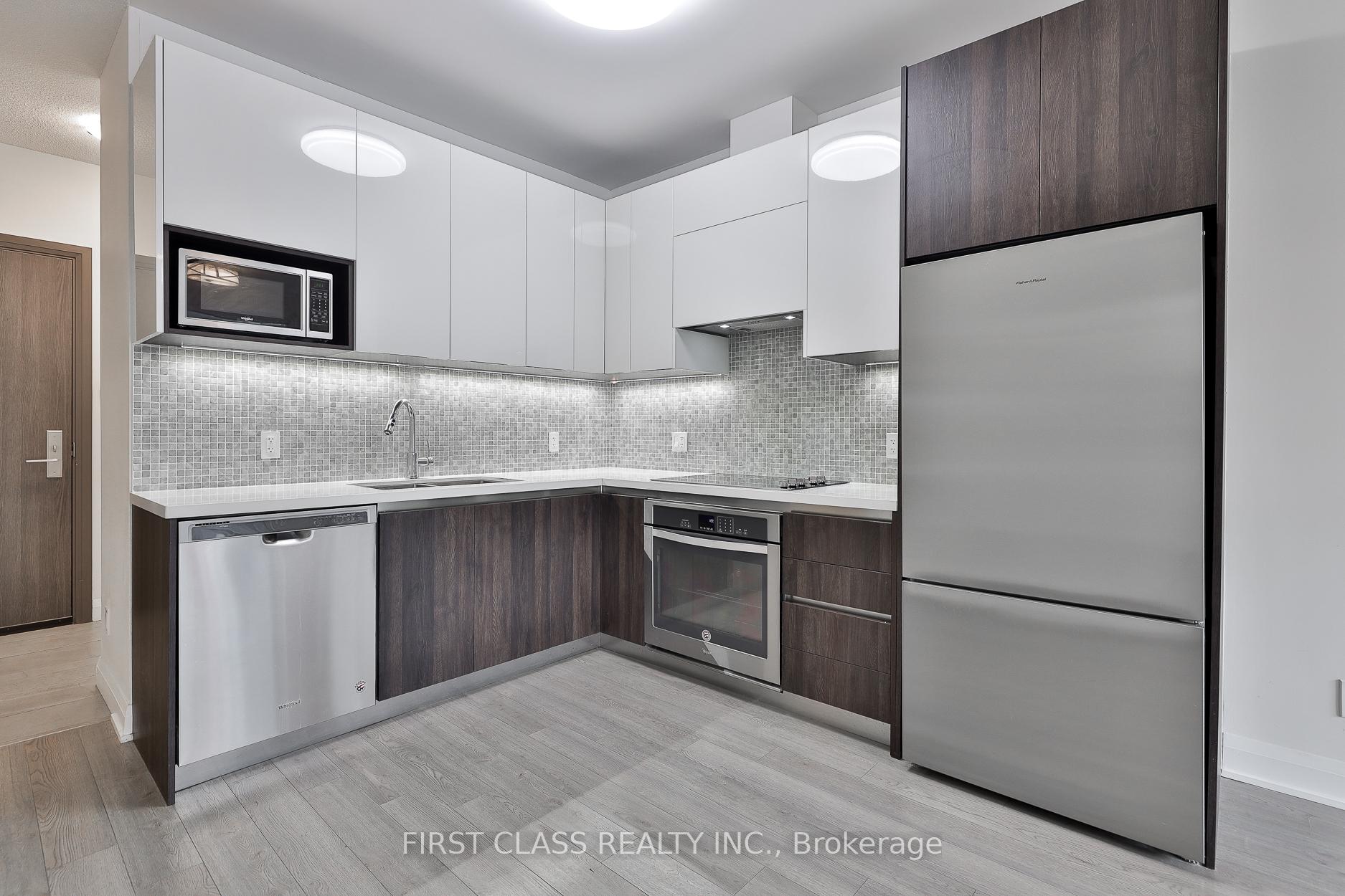 Photo 4 of Unit 305, 25 Water Walk Drive, Markham, Unionville — HOMEH