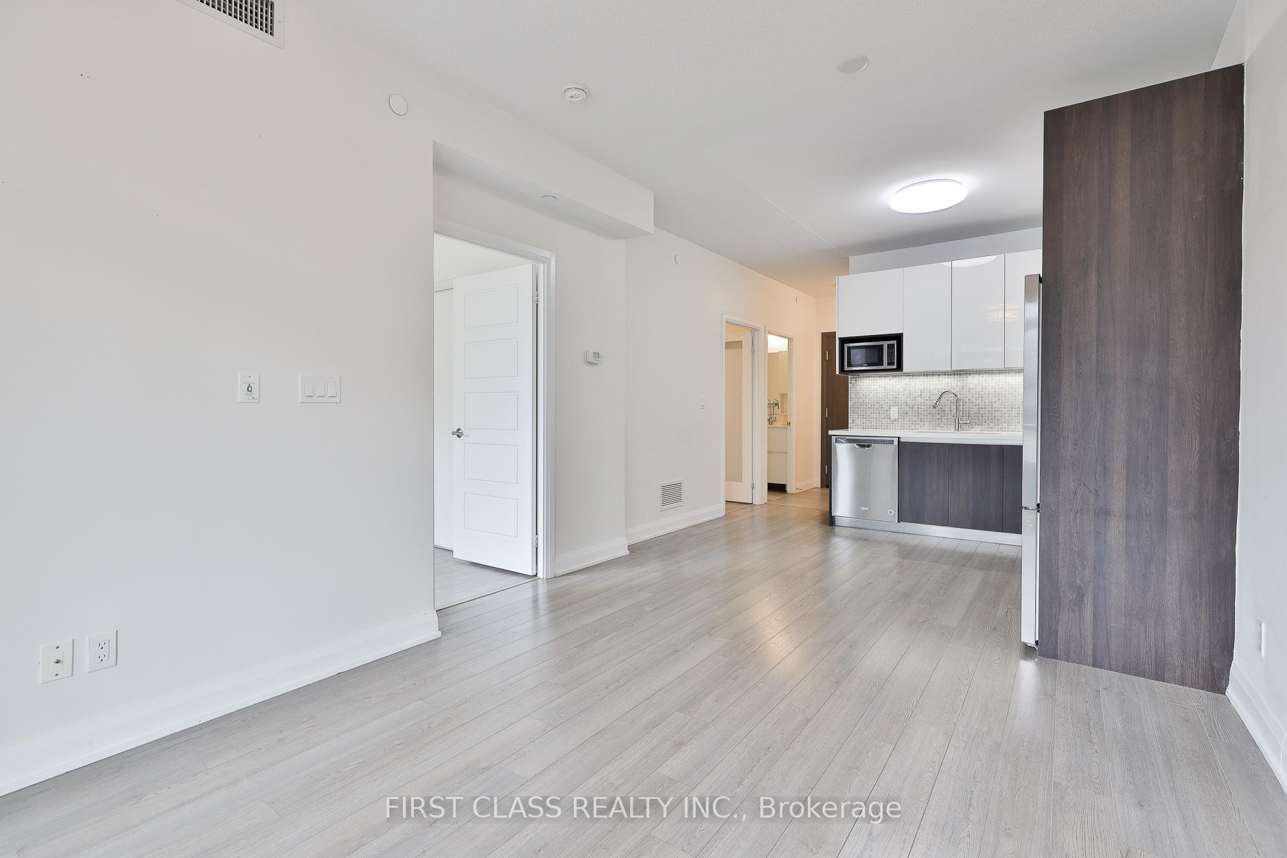 Photo 12 of Unit 305, 25 Water Walk Drive, Markham, Unionville — HOMEH