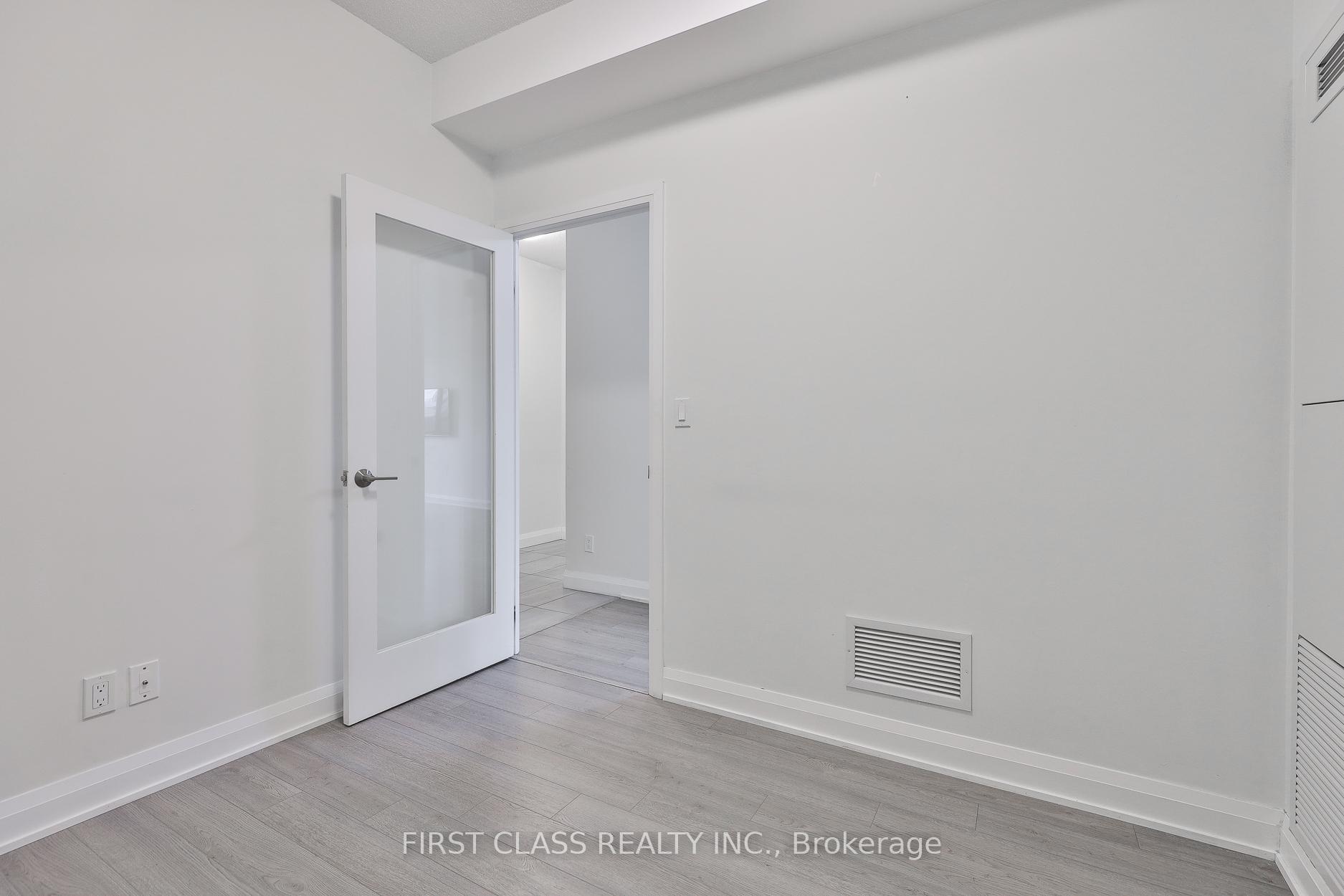 Photo 14 of Unit 305, 25 Water Walk Drive, Markham, Unionville — HOMEH