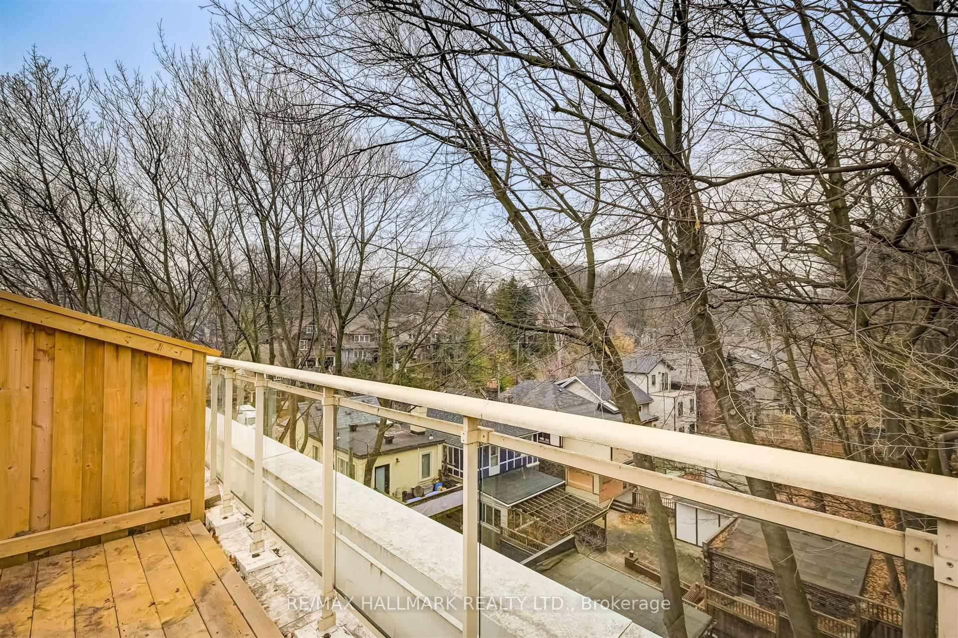 Photo 7 of Unit 10, 2362 Queen Street E, Toronto, The Beaches — HOMEH