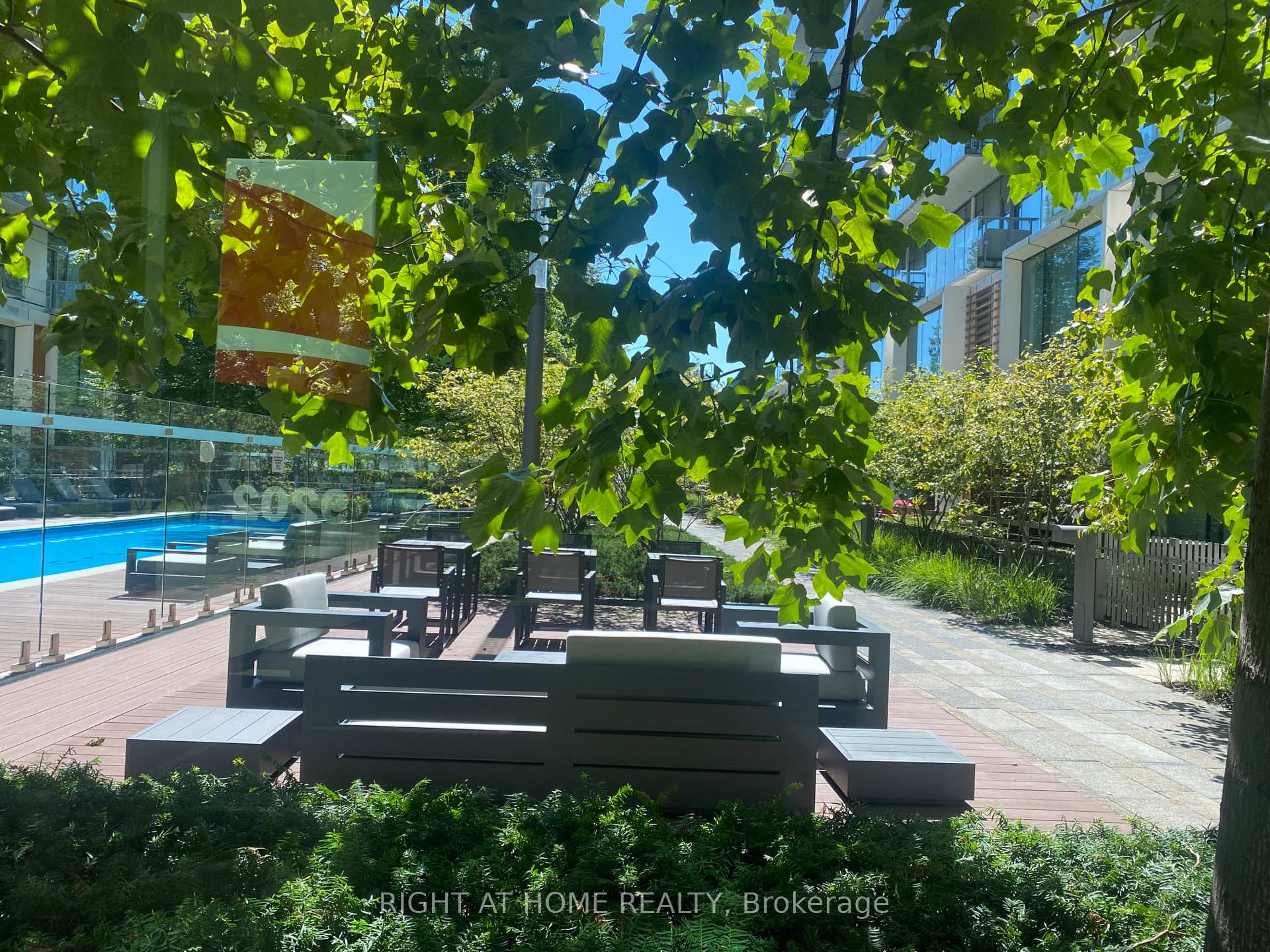 Photo 2 of Unit 804, 39 Queens Quay E, Toronto, Waterfront Communities — HOMEH