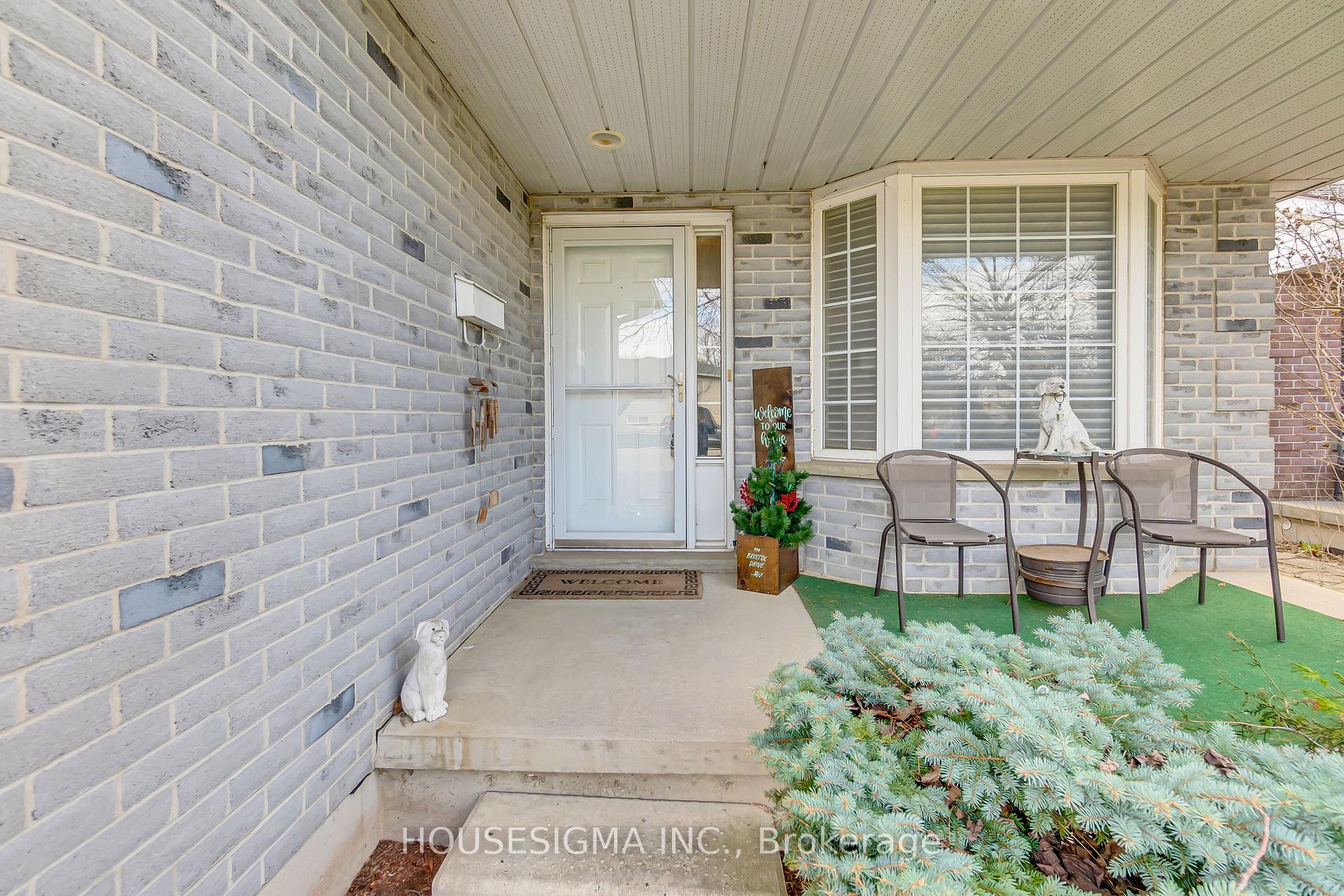 Photo 3 of 194 Bristol Drive, Chatham-Kent, Chatham — HOMEH
