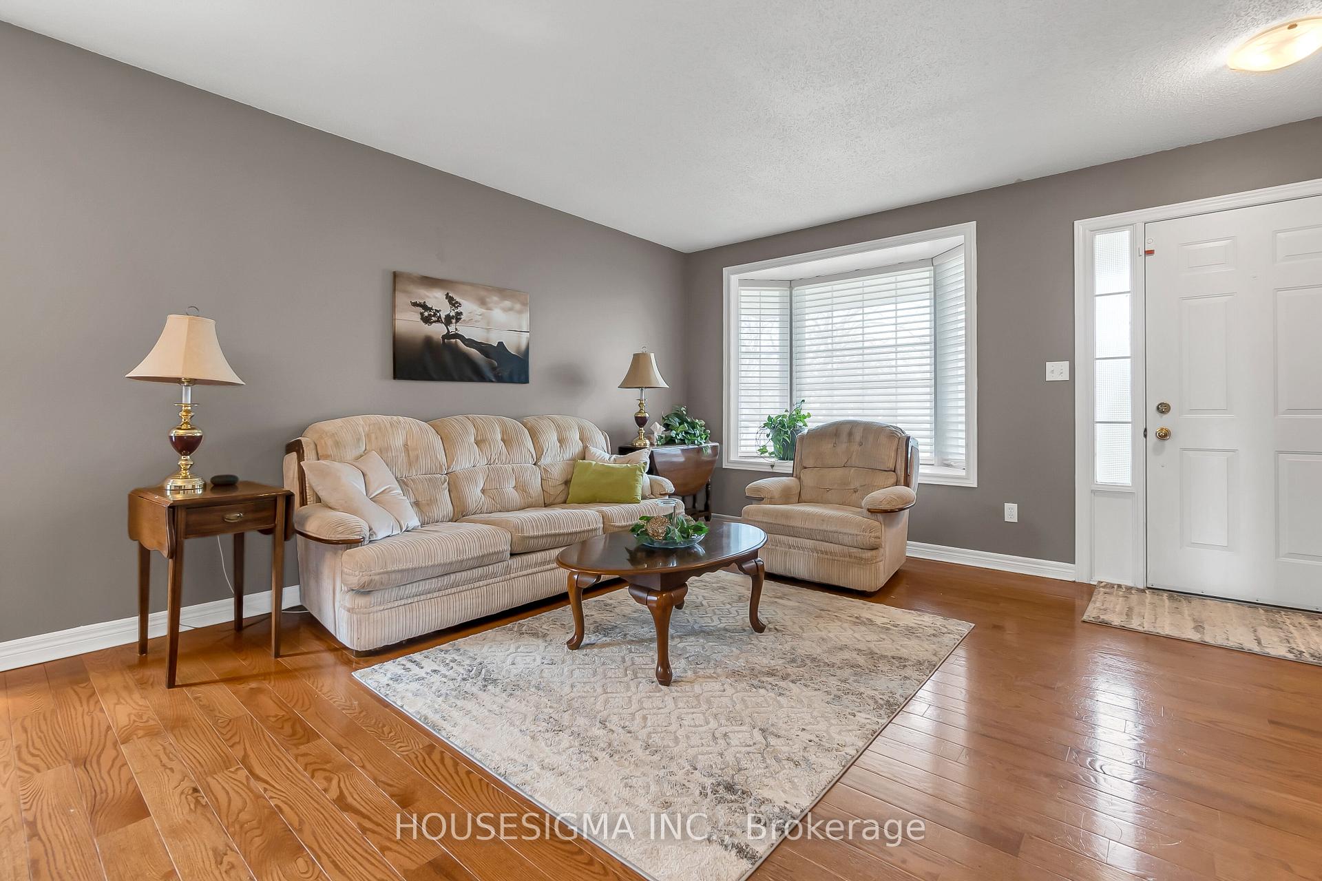 Photo 5 of 194 Bristol Drive, Chatham-Kent, Chatham — HOMEH