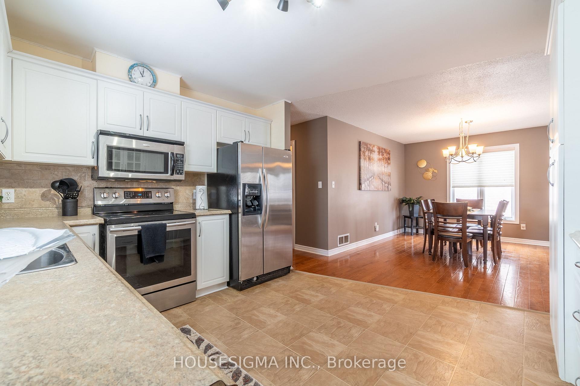 Photo 15 of 194 Bristol Drive, Chatham-Kent, Chatham — HOMEH
