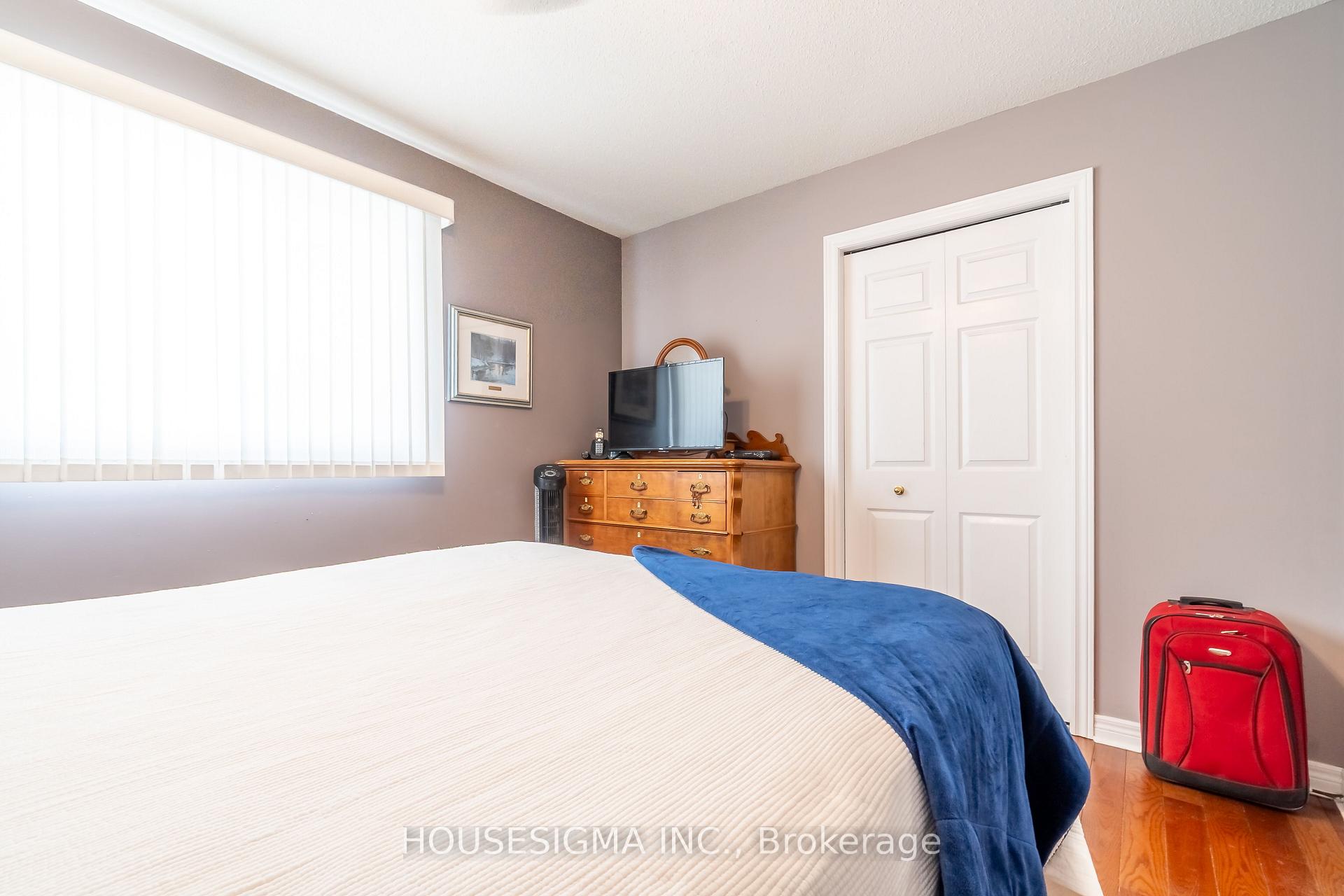 Photo 23 of 194 Bristol Drive, Chatham-Kent, Chatham — HOMEH