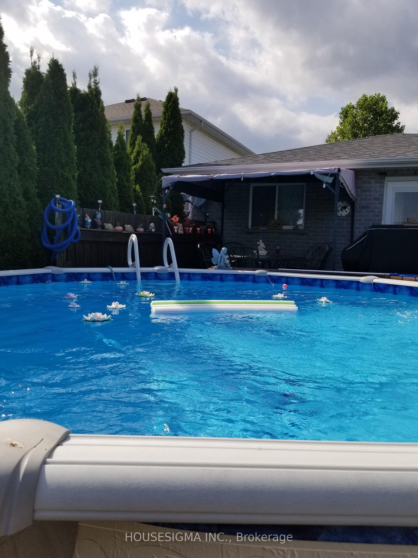 Photo 43 of 194 Bristol Drive, Chatham-Kent, Chatham — HOMEH