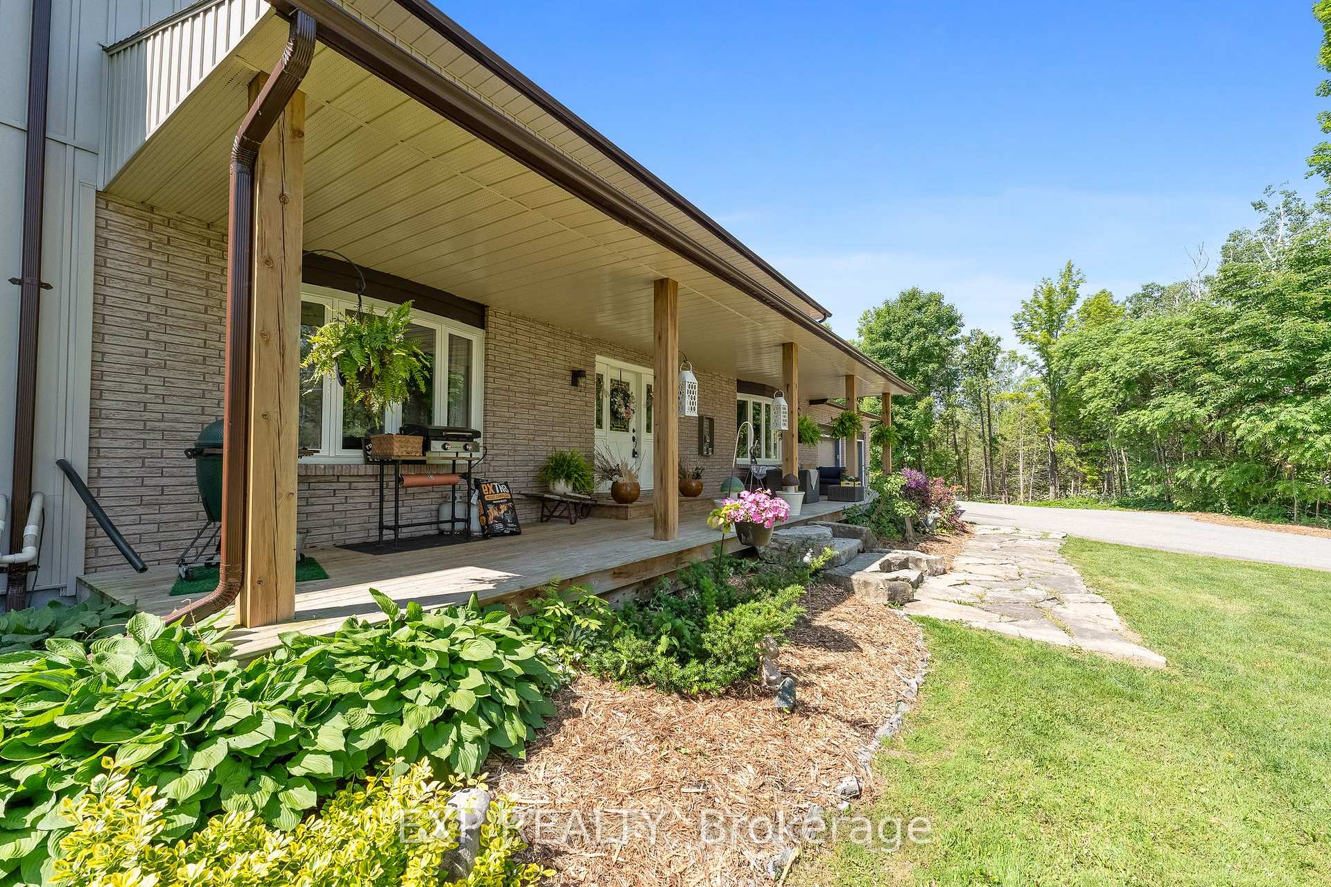 Photo 3 of 667 Ford Crescent, Cavan Monaghan, Cavan Twp — HOMEH
