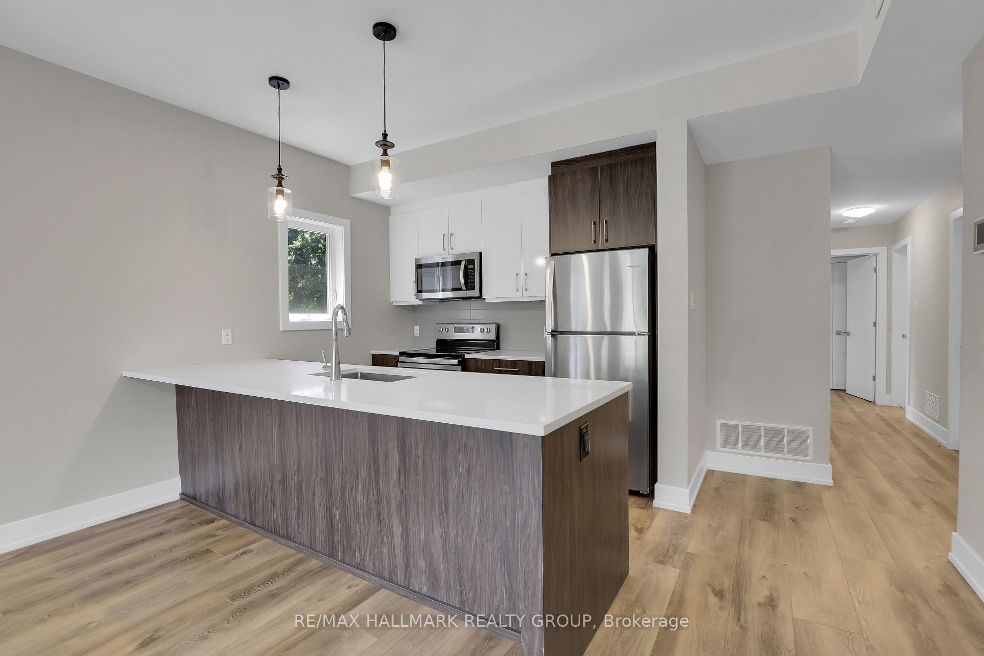 Photo 6 of Unit 1, 694 Roosevelt Avenue, Ottawa, Laurentianview — HOMEH
