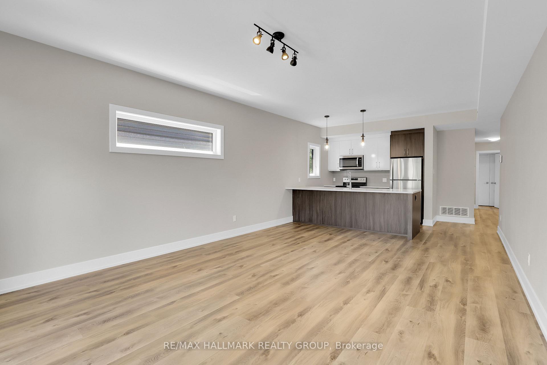 Photo 7 of Unit 1, 694 Roosevelt Avenue, Ottawa, Laurentianview — HOMEH