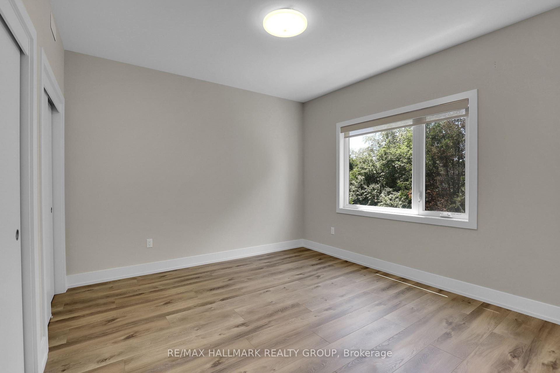 Photo 10 of Unit 1, 694 Roosevelt Avenue, Ottawa, Laurentianview — HOMEH