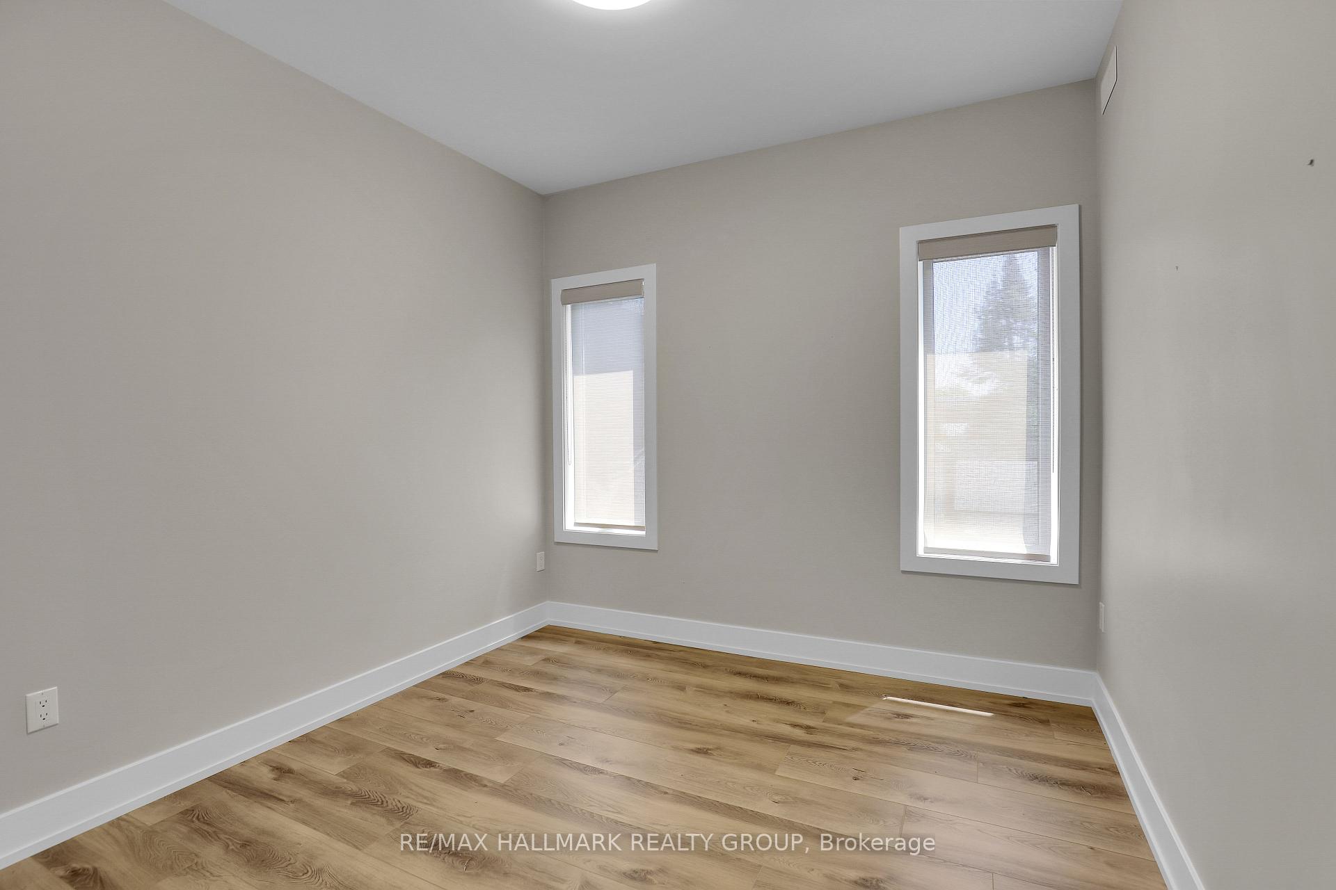 Photo 12 of Unit 1, 694 Roosevelt Avenue, Ottawa, Laurentianview — HOMEH