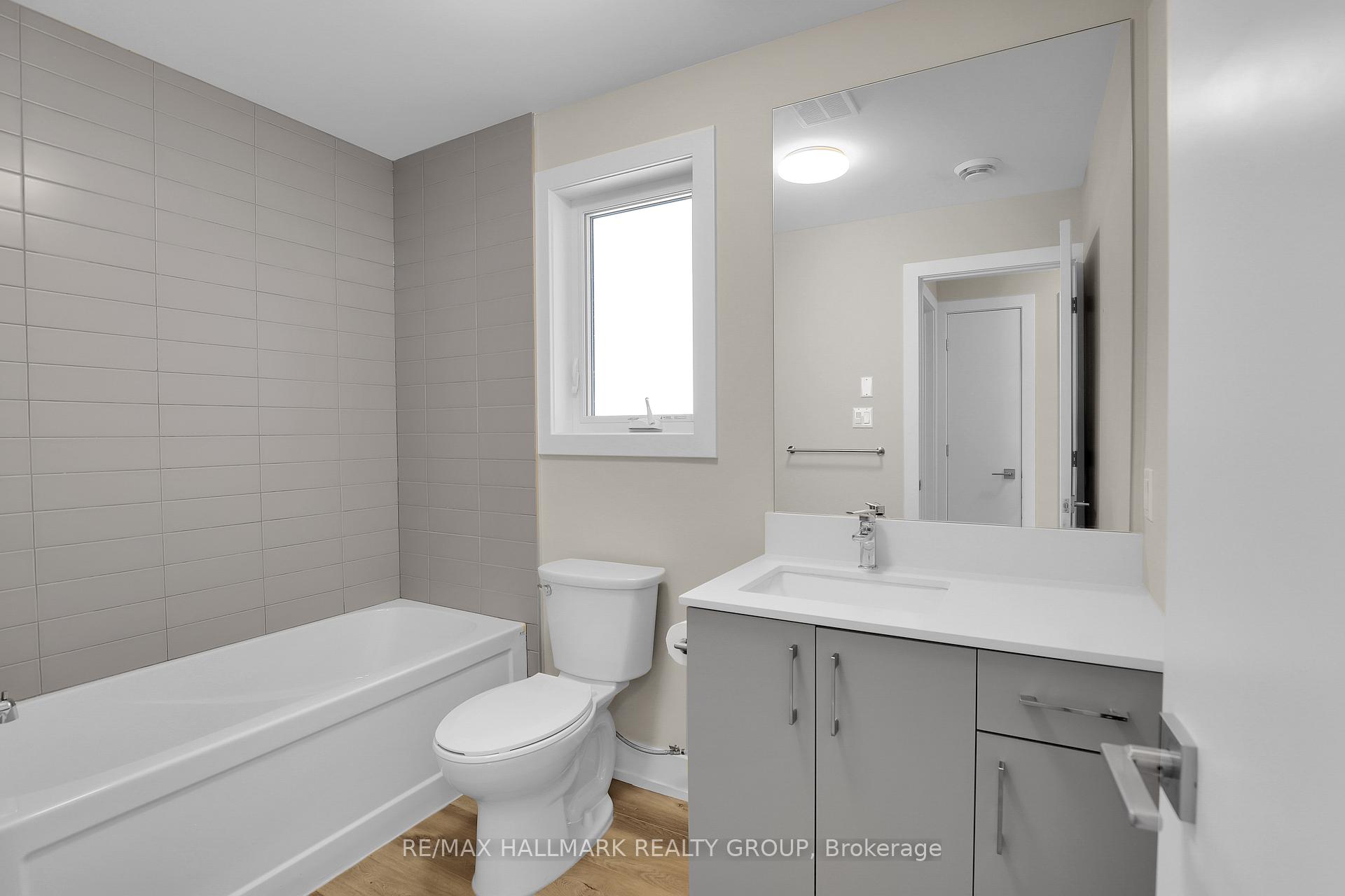 Photo 13 of Unit 1, 694 Roosevelt Avenue, Ottawa, Laurentianview — HOMEH