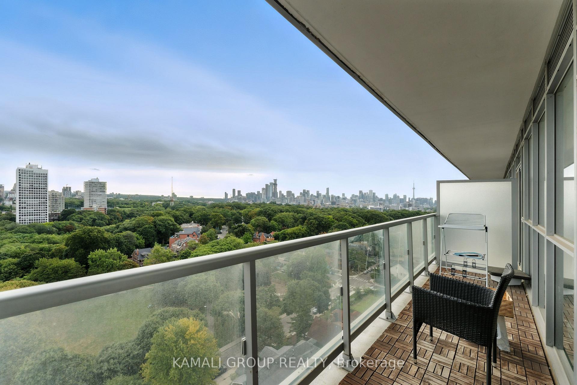 Front of Unit 1303, 501 St Clair Avenue W