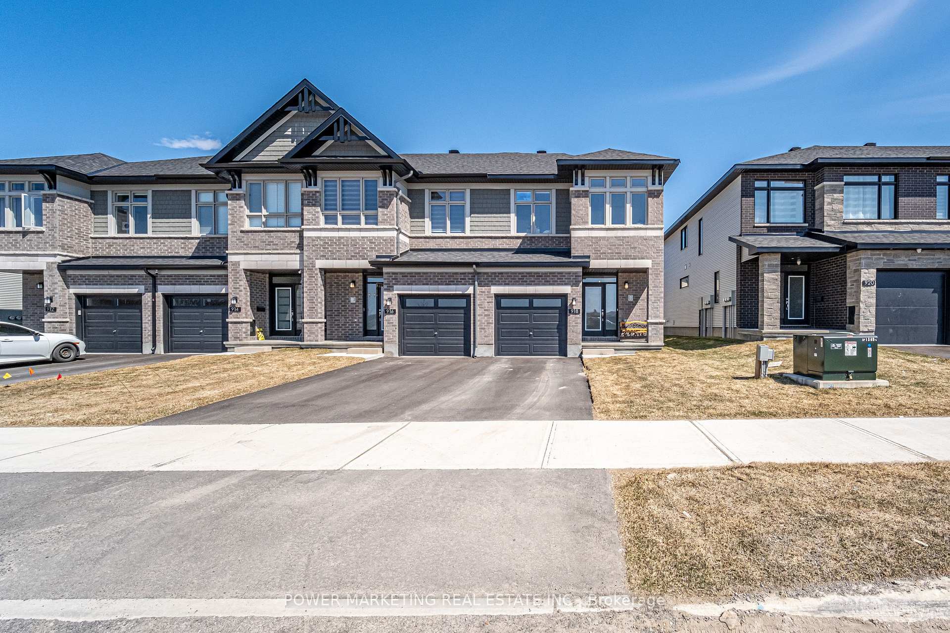 Photo 2 of 918 Brian Good Avenue, Ottawa, Riverside South/Gloucester Glen — HOMEH
