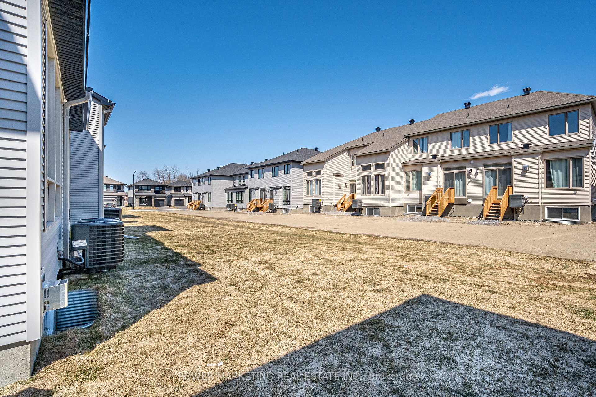 Photo 5 of 918 Brian Good Avenue, Ottawa, Riverside South/Gloucester Glen — HOMEH