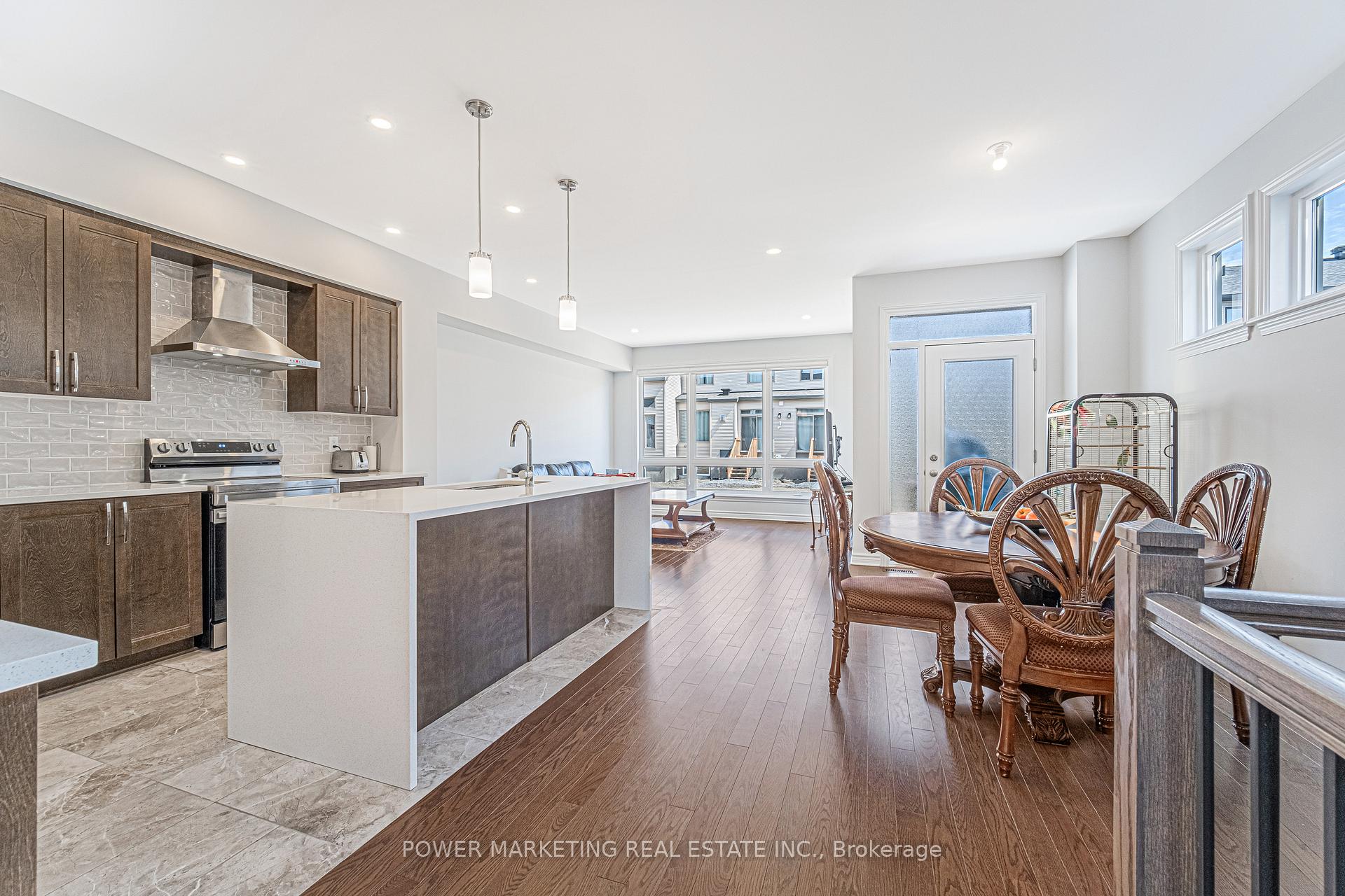 Photo 9 of 918 Brian Good Avenue, Ottawa, Riverside South/Gloucester Glen — HOMEH