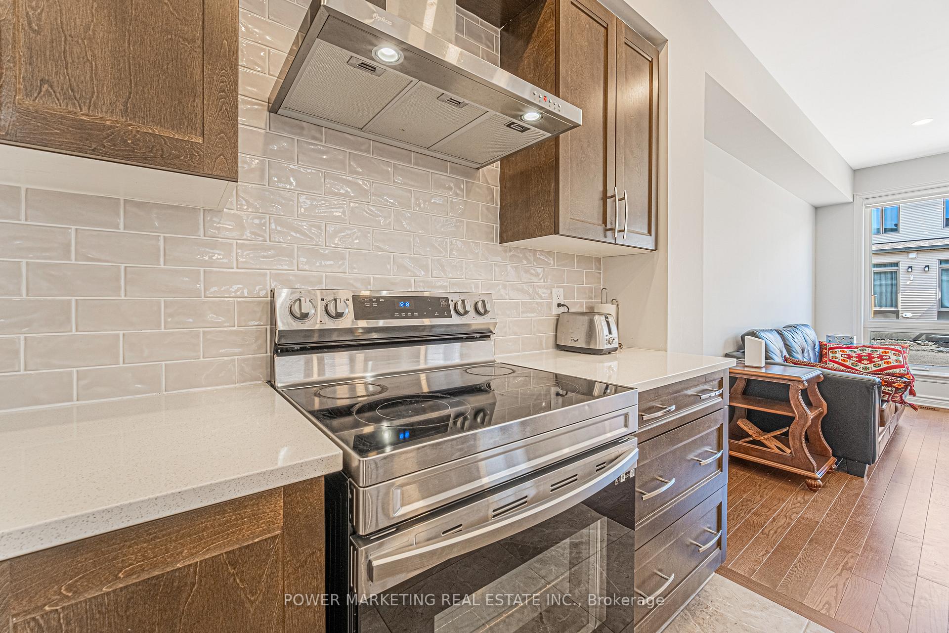 Photo 14 of 918 Brian Good Avenue, Ottawa, Riverside South/Gloucester Glen — HOMEH