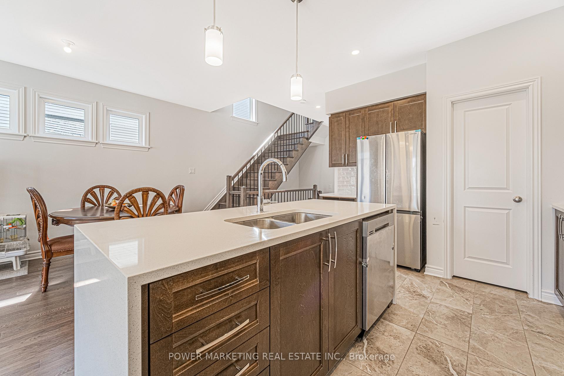 Photo 16 of 918 Brian Good Avenue, Ottawa, Riverside South/Gloucester Glen — HOMEH