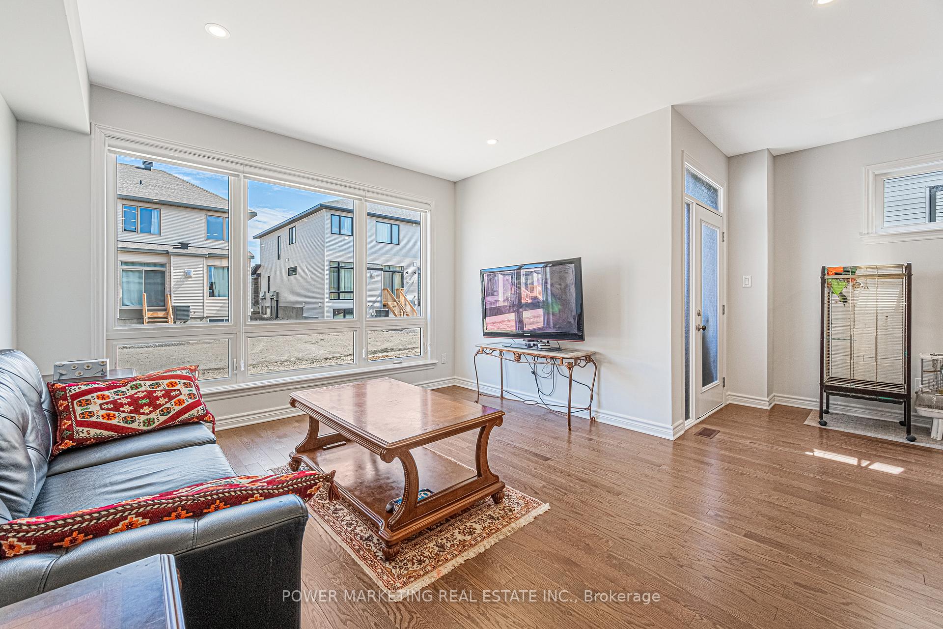 Photo 17 of 918 Brian Good Avenue, Ottawa, Riverside South/Gloucester Glen — HOMEH