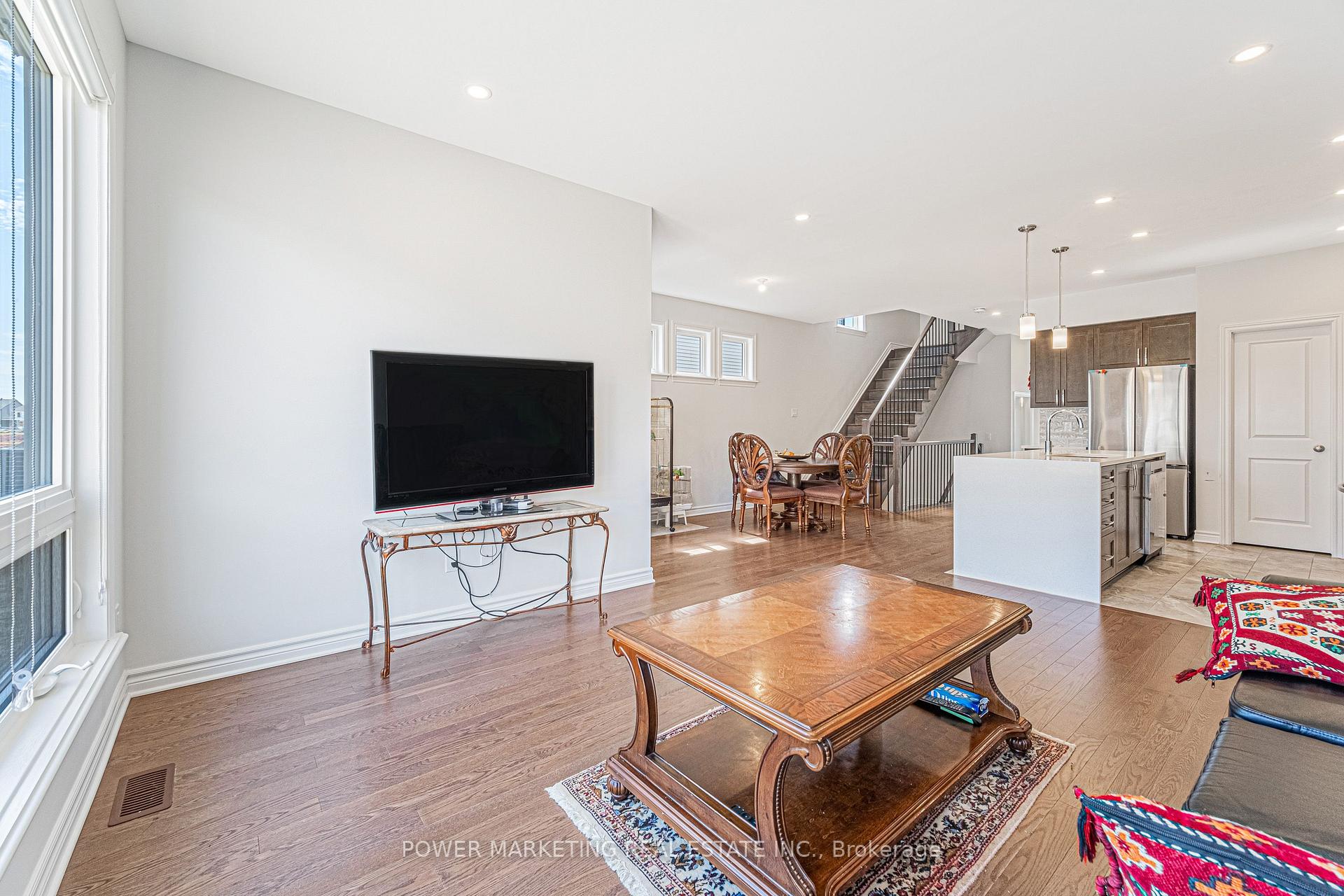 Photo 19 of 918 Brian Good Avenue, Ottawa, Riverside South/Gloucester Glen — HOMEH