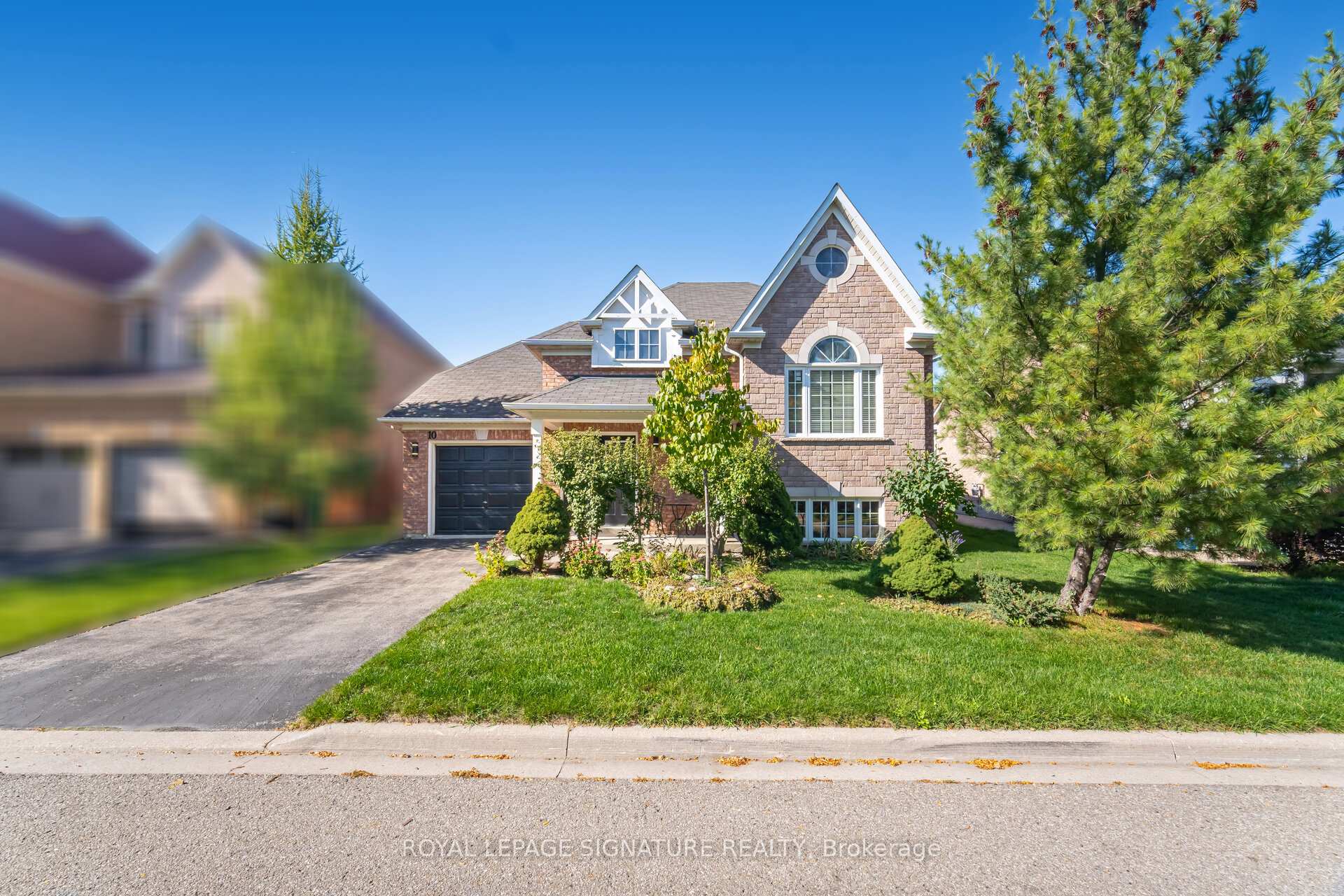 Photo 1 of 10 Banks Drive, Brampton, Vales of Castlemore — HOMEH