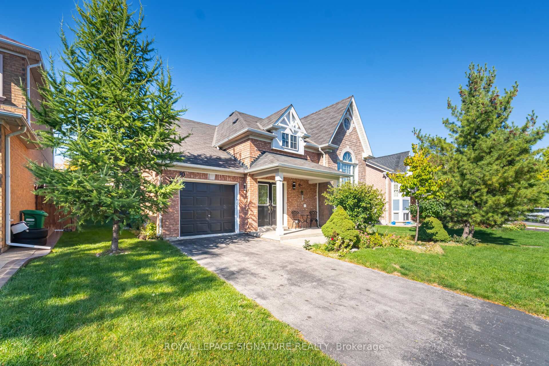 Photo 3 of 10 Banks Drive, Brampton, Vales of Castlemore — HOMEH