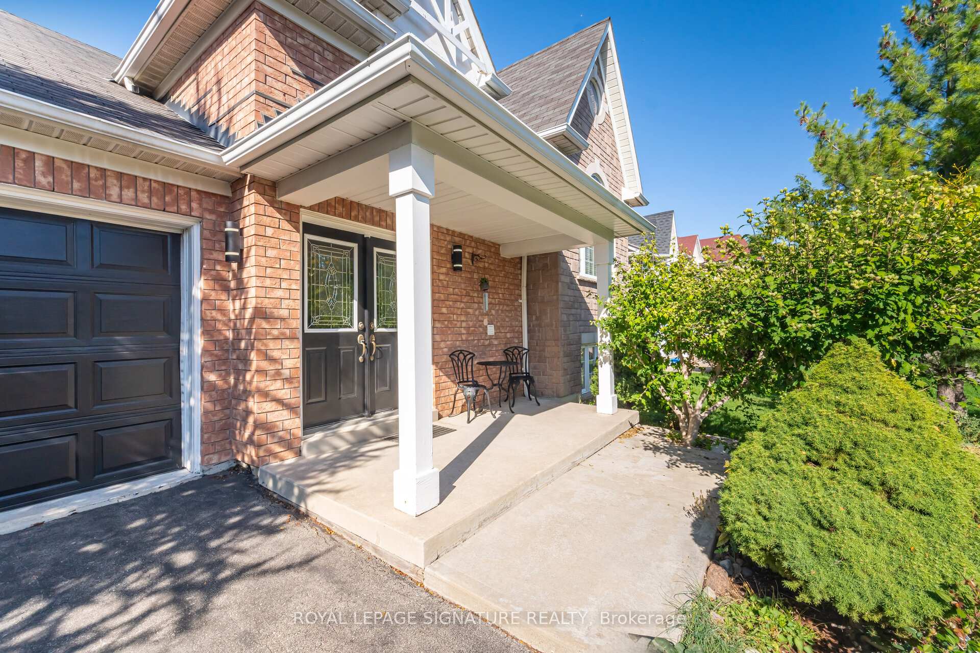 Photo 4 of 10 Banks Drive, Brampton, Vales of Castlemore — HOMEH