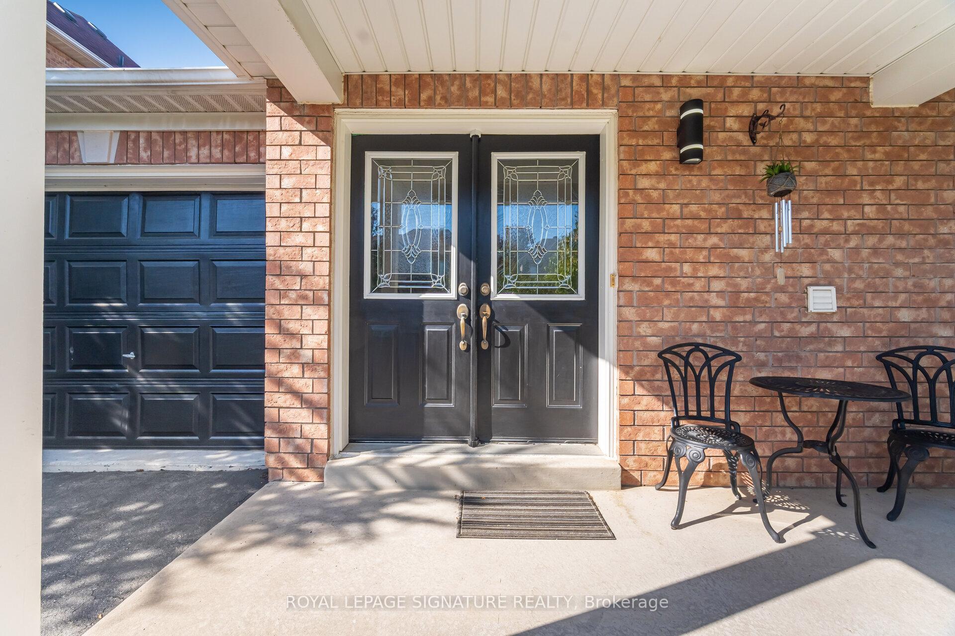 Photo 5 of 10 Banks Drive, Brampton, Vales of Castlemore — HOMEH
