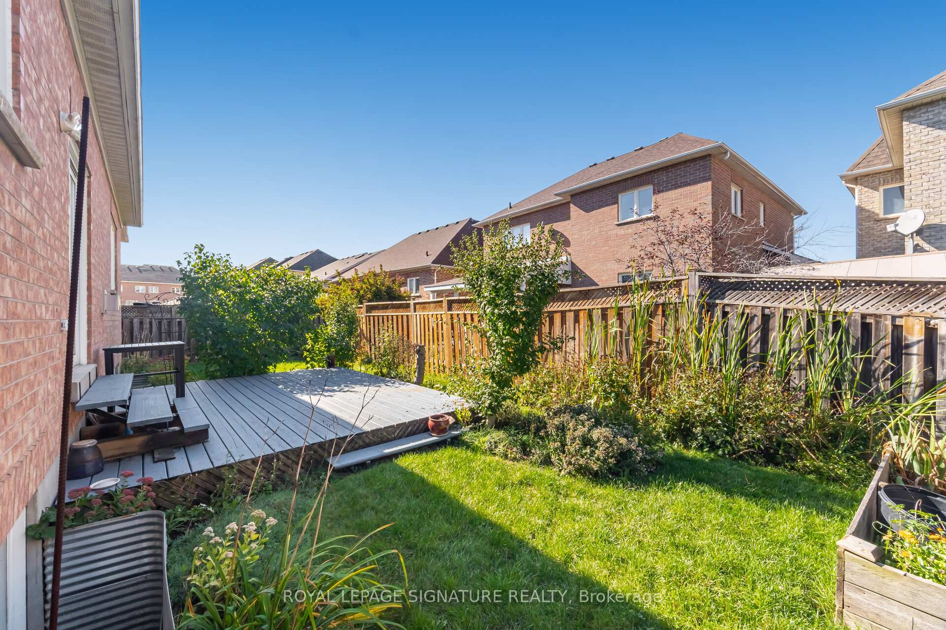 Photo 33 of 10 Banks Drive, Brampton, Vales of Castlemore — HOMEH